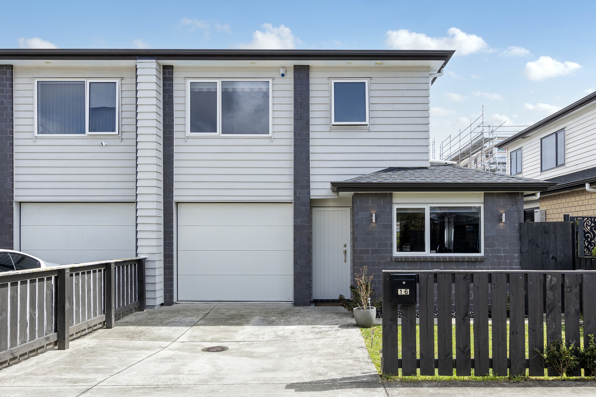 16 Dolbel Place, MANGERE EAST