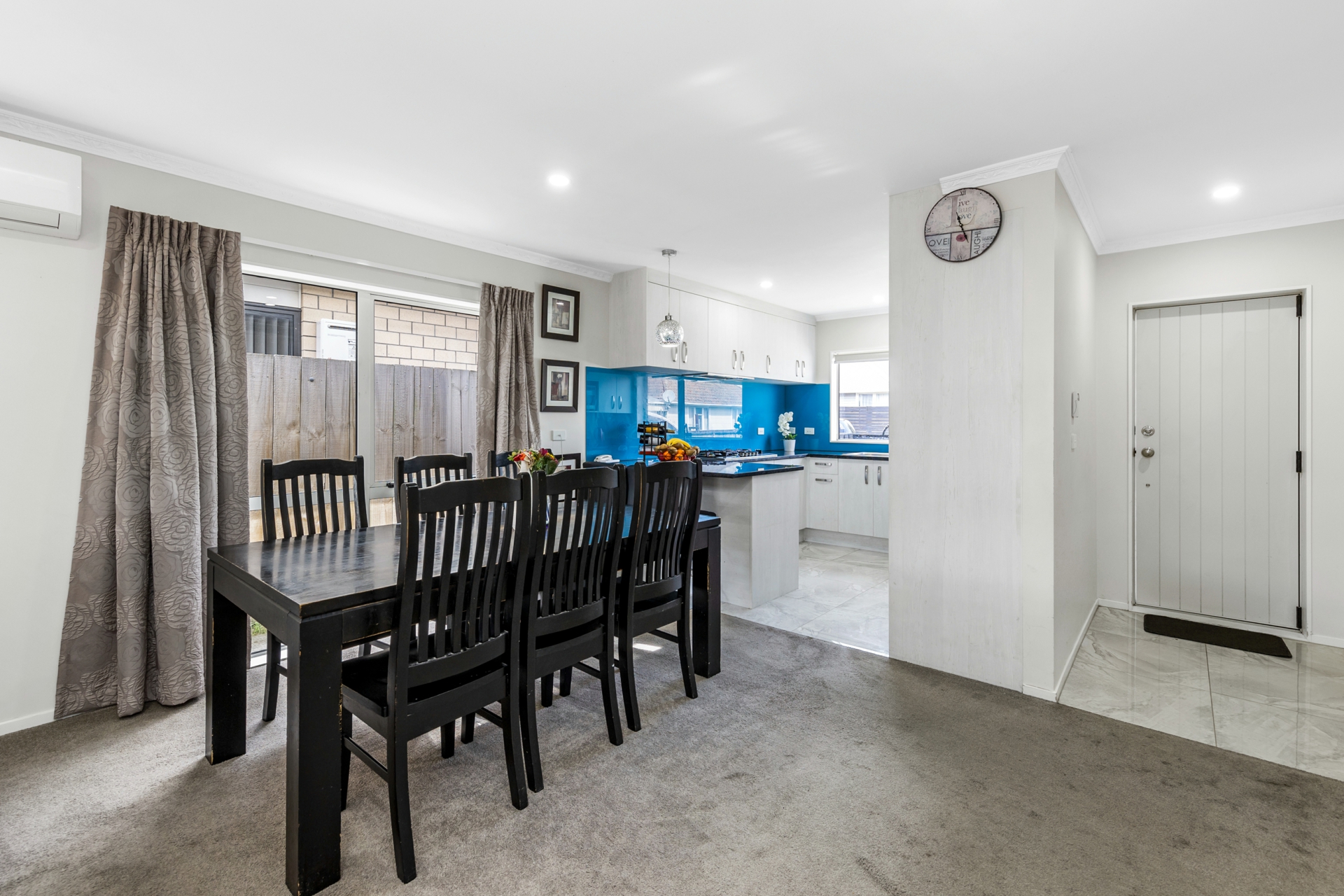 16 Dolbel Place, MANGERE EAST