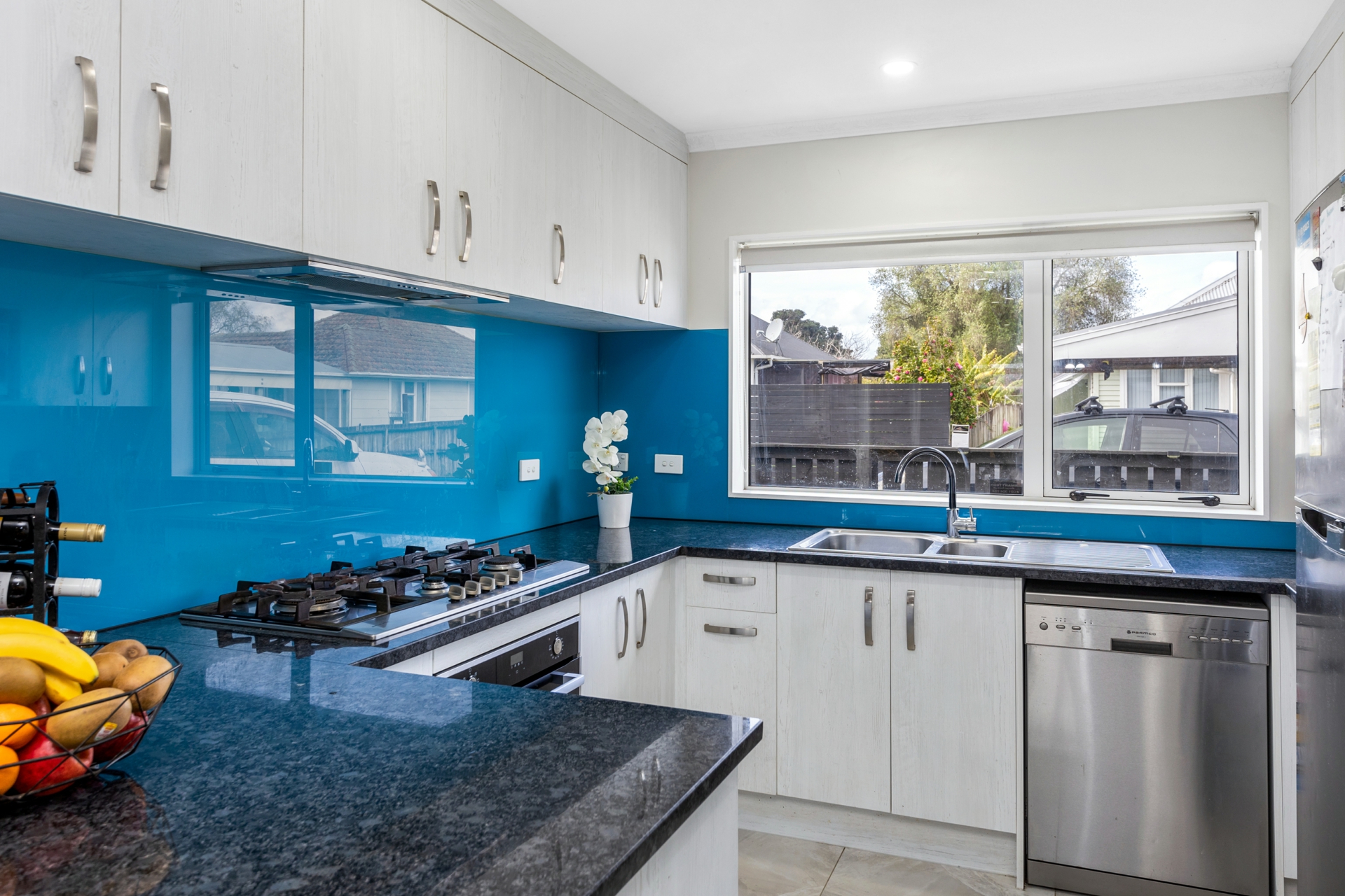 16 Dolbel Place, MANGERE EAST