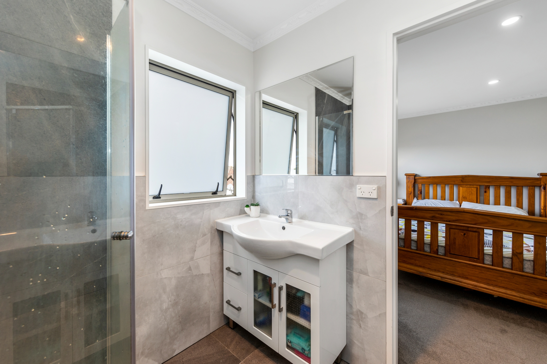16 Dolbel Place, MANGERE EAST