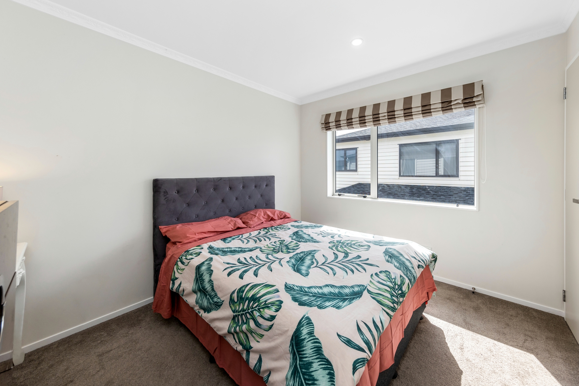 16 Dolbel Place, MANGERE EAST