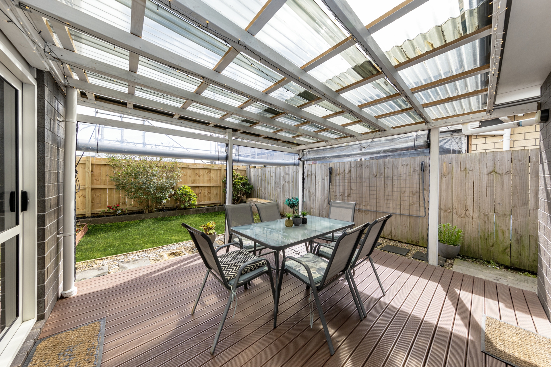 16 Dolbel Place, MANGERE EAST