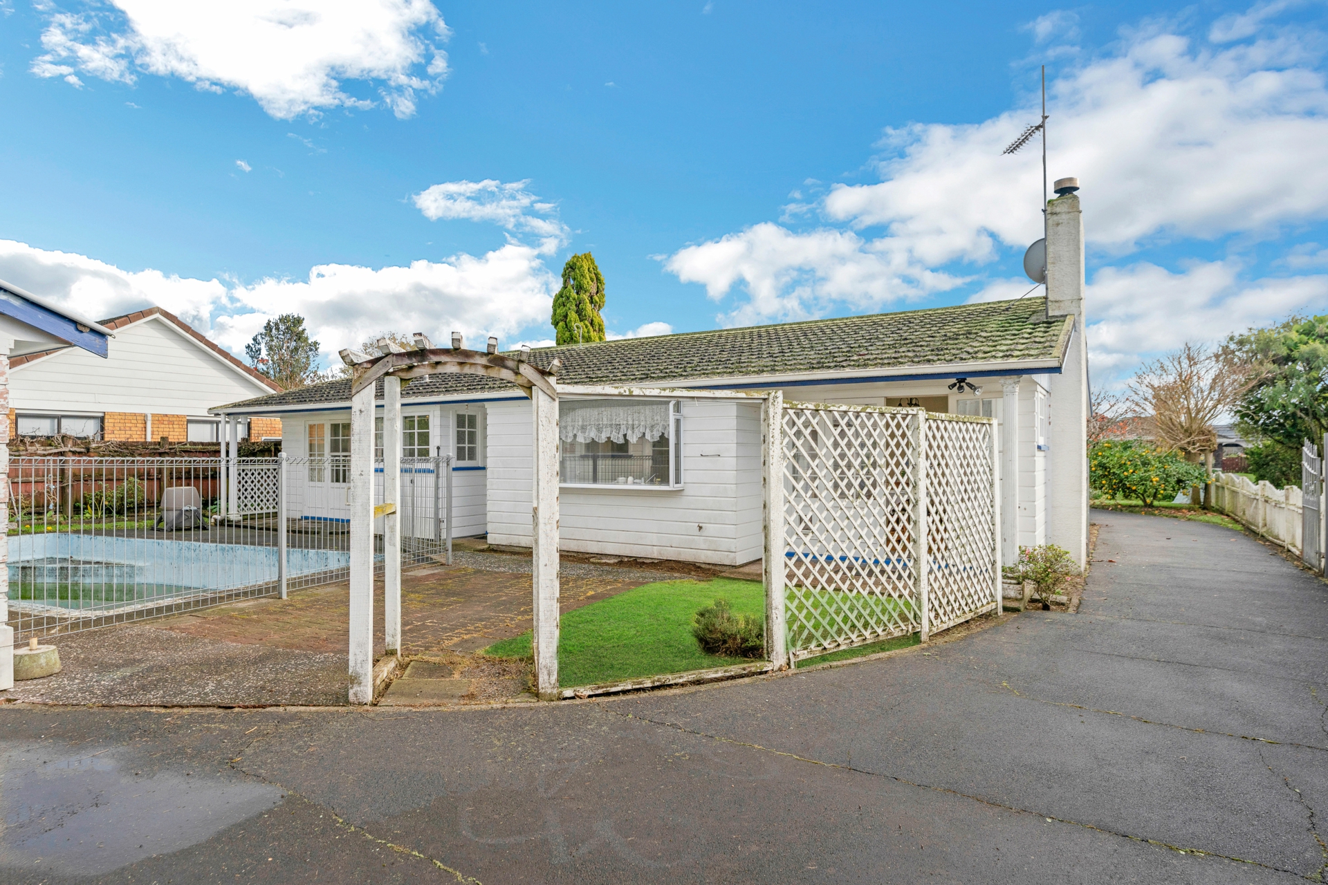42 Manse Road, PAHUREHURE