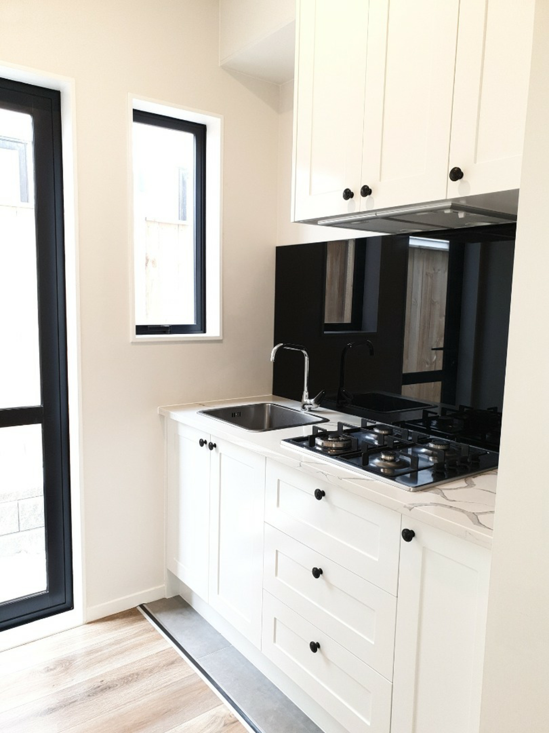 18A * Lisnoble Road - Lost Management, FLAT BUSH