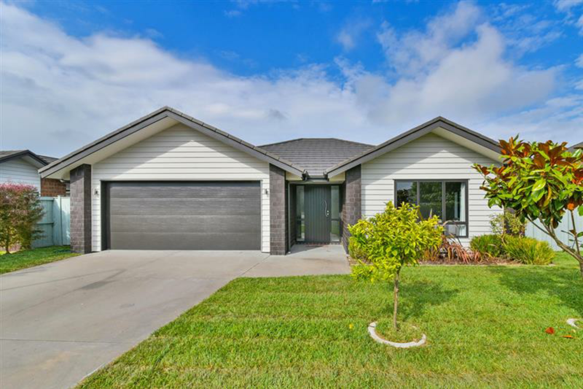 17 Lombardia Way, KARAKA