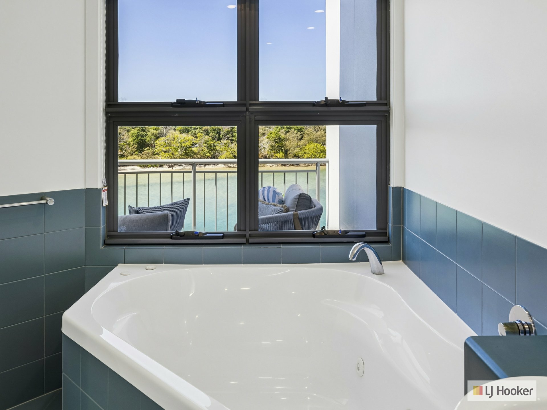 4/22 Moss Street — photo 13 of 25