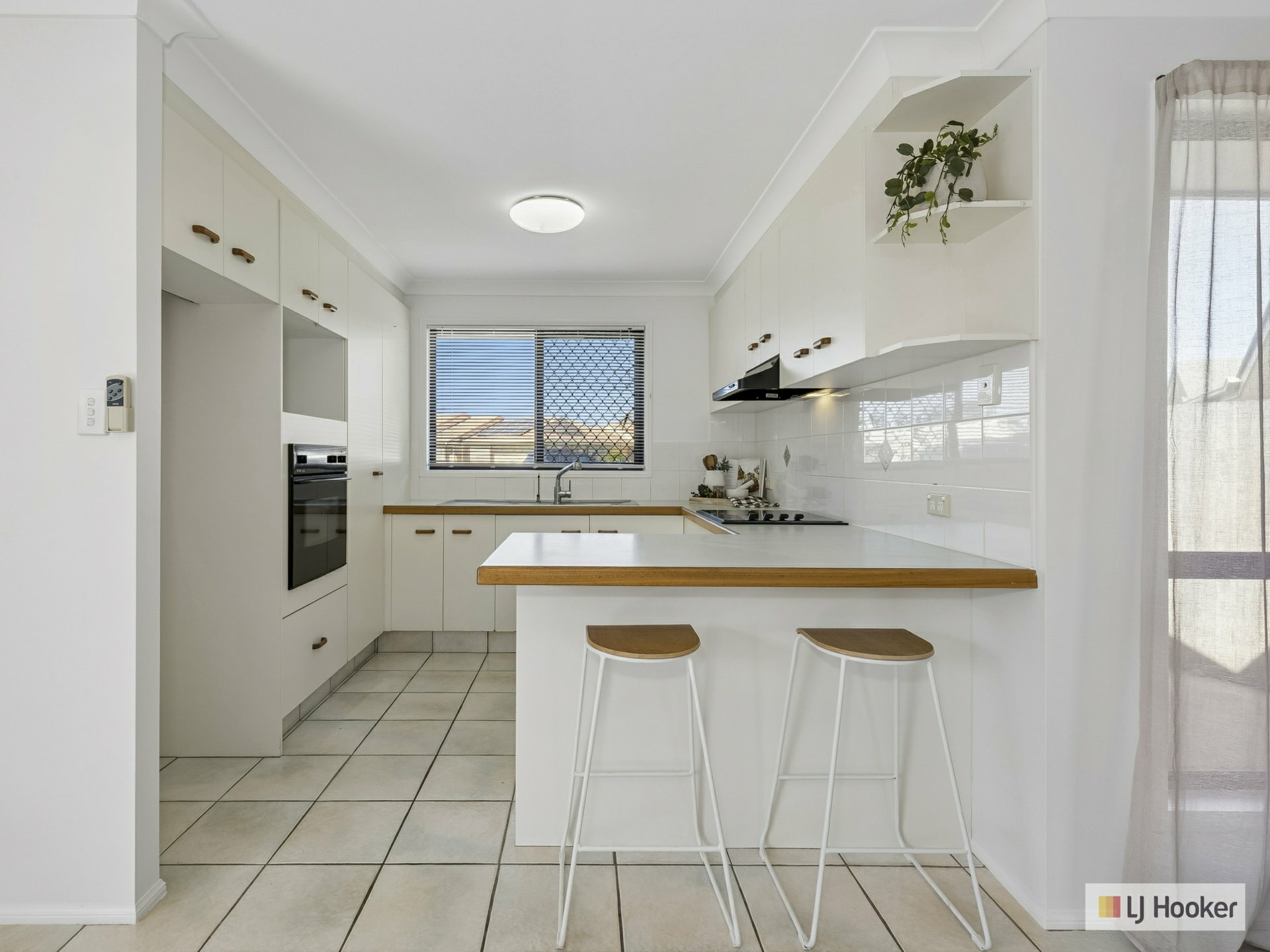 1/17 Shoal Place — photo 6 of 16
