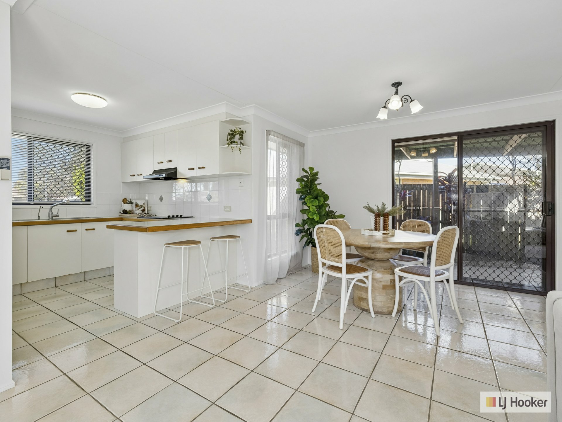 1/17 Shoal Place — photo 8 of 16