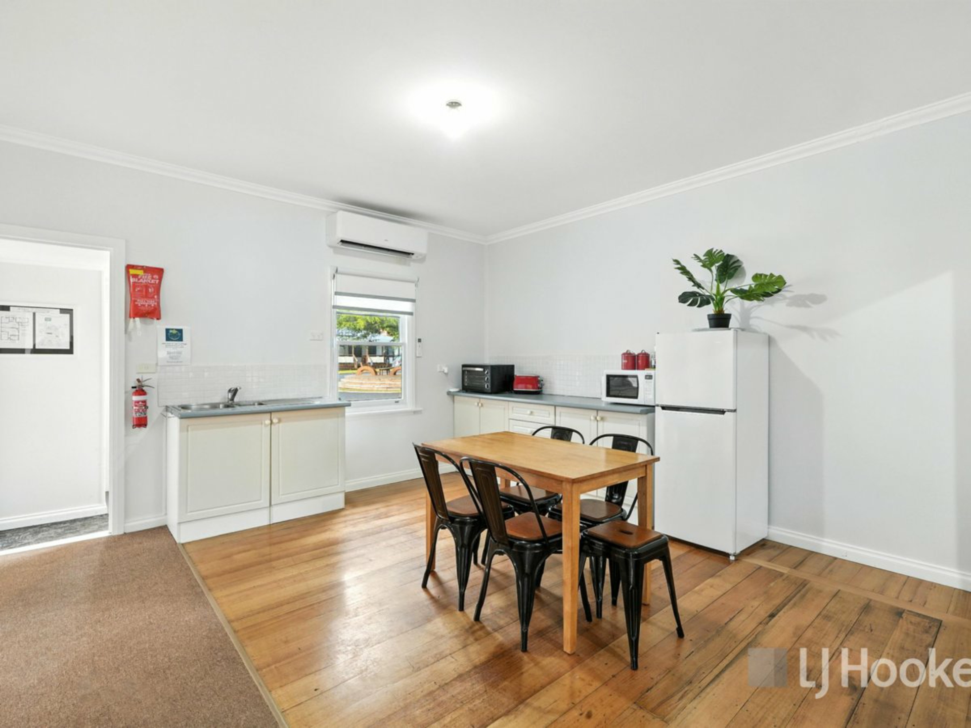 Unit 10/13 Junee Road — photo 11 of 30