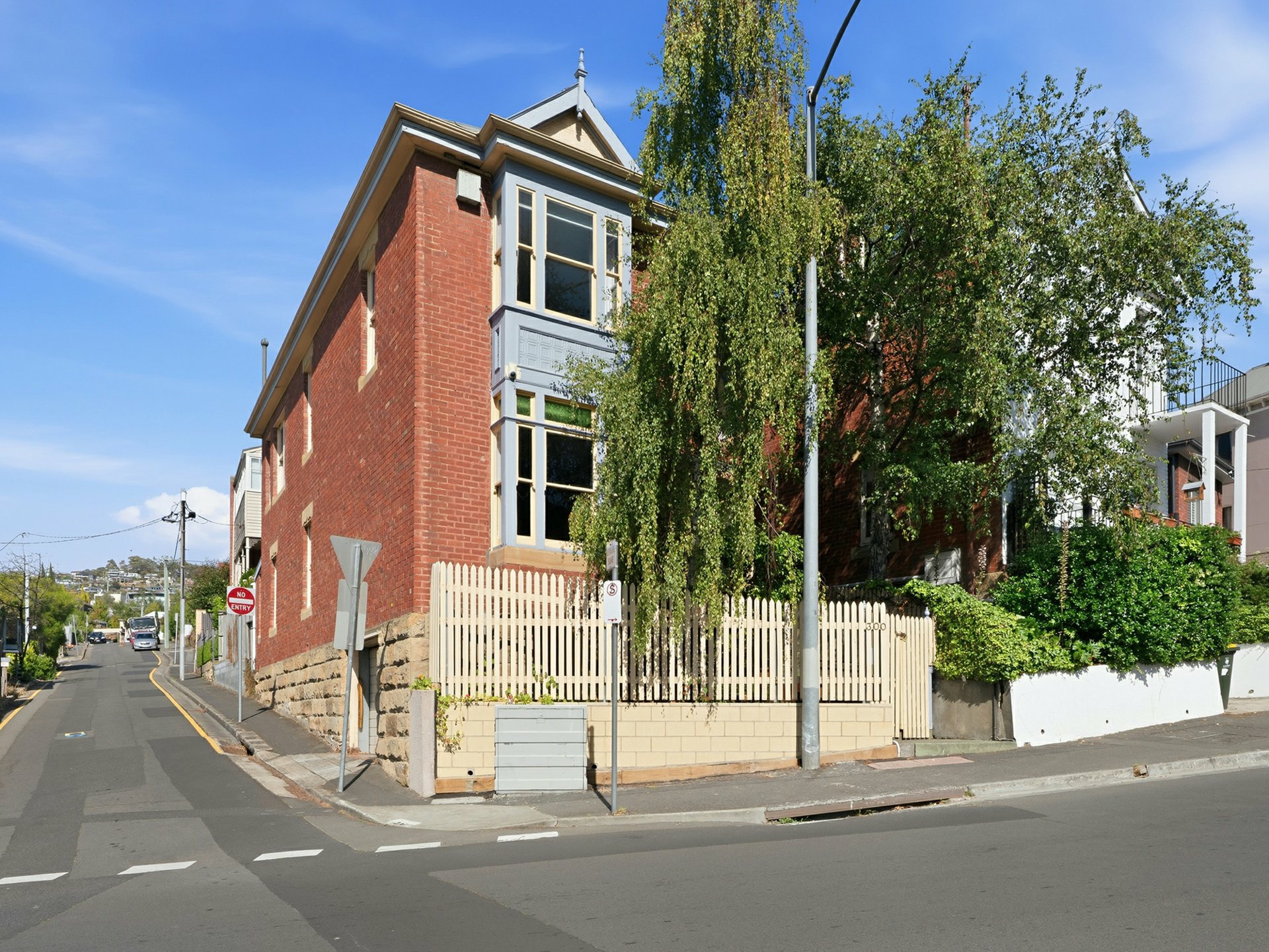 300 Murray Street — photo 2 of 21