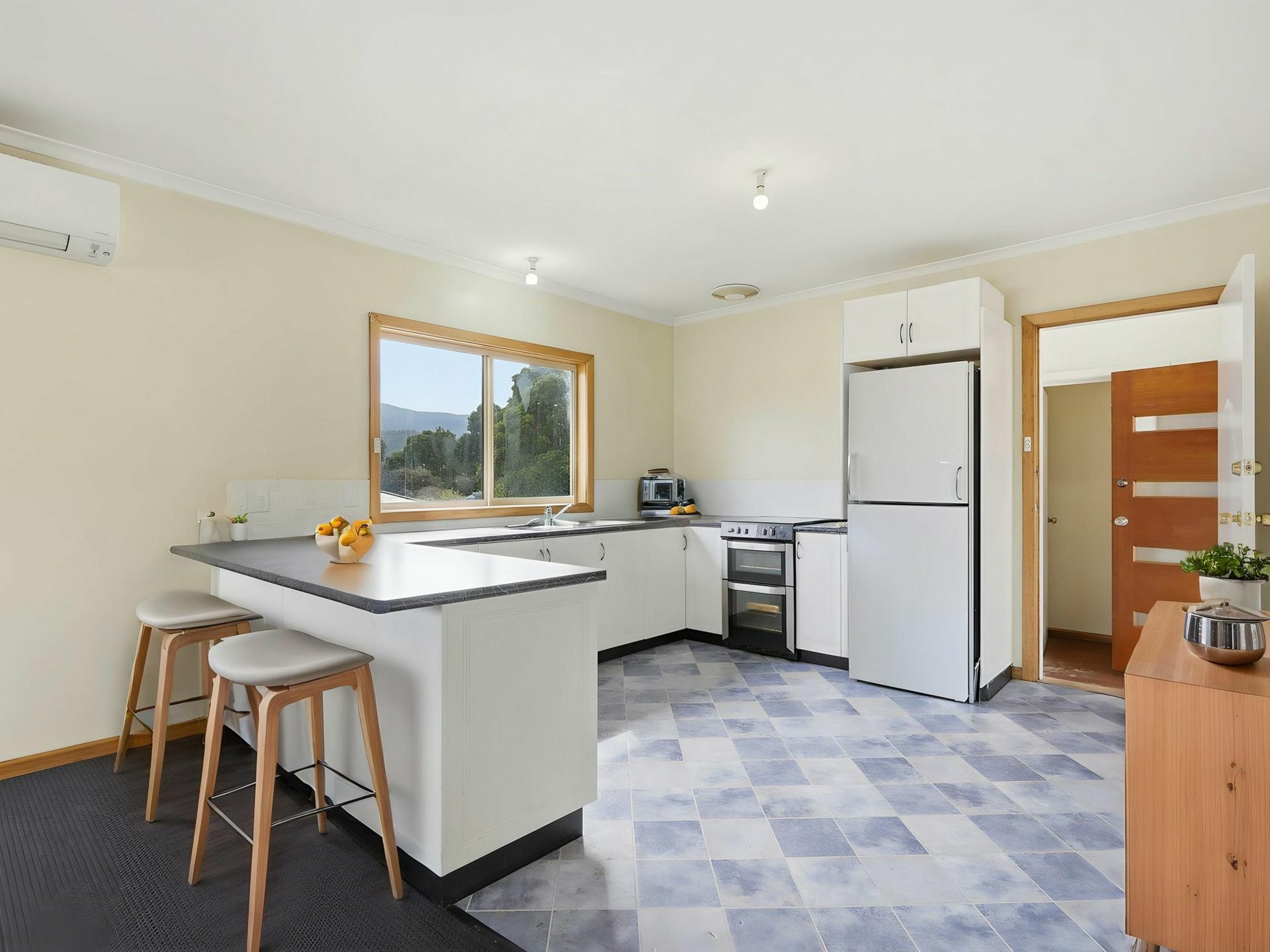 39 Junee Road — photo 6 of 30