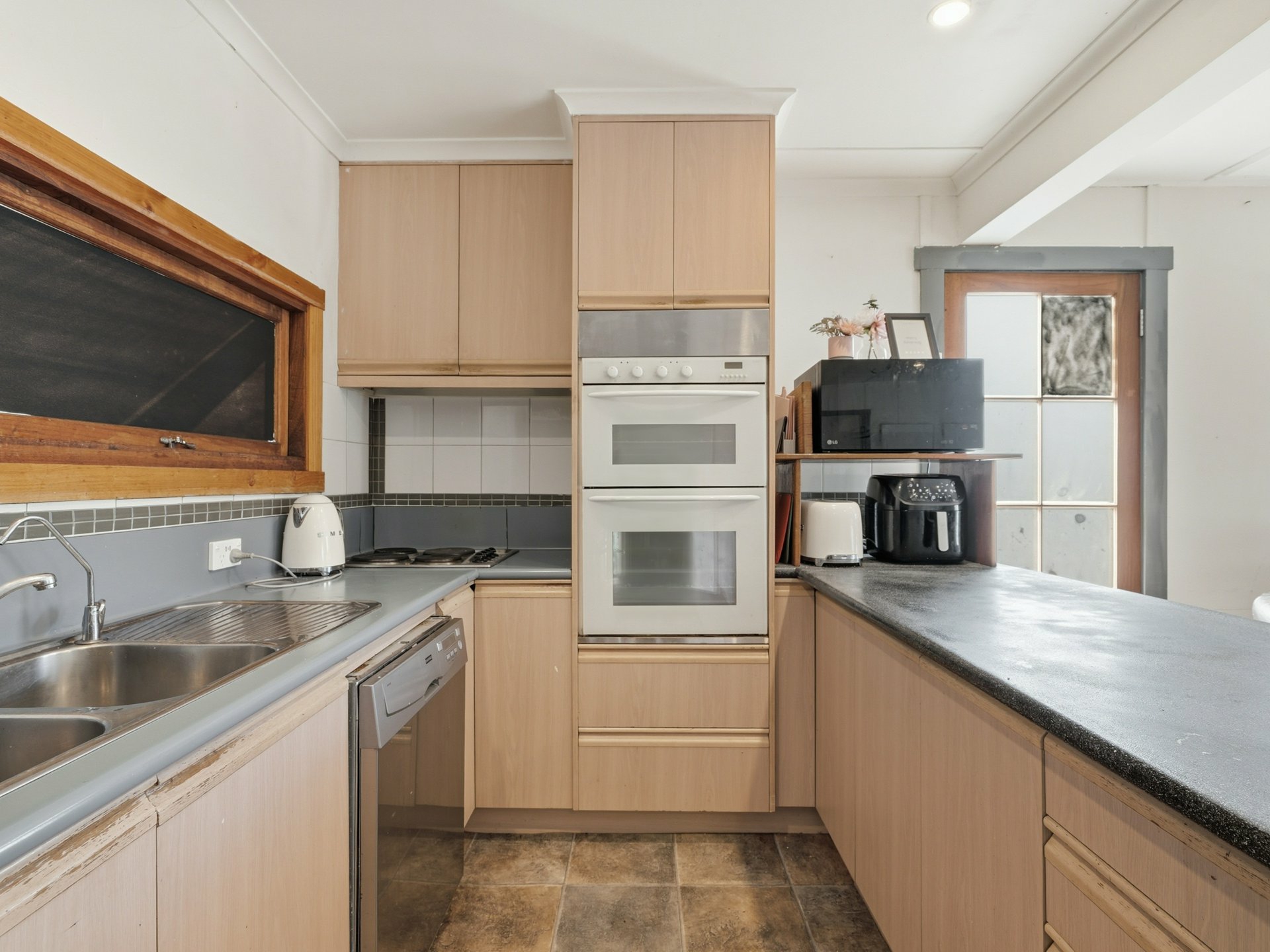 4 Banksia Street — photo 8 of 28
