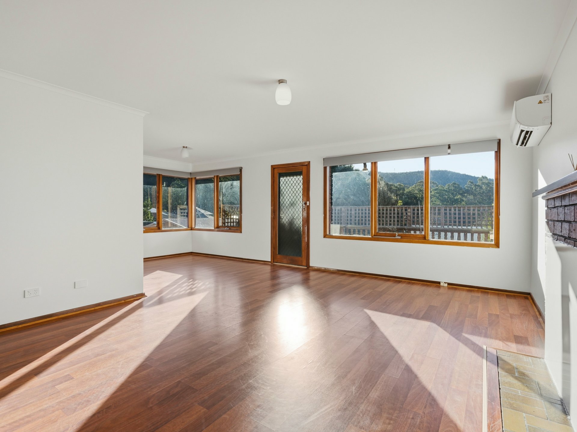 24 Snug Tiers Road — photo 3 of 24
