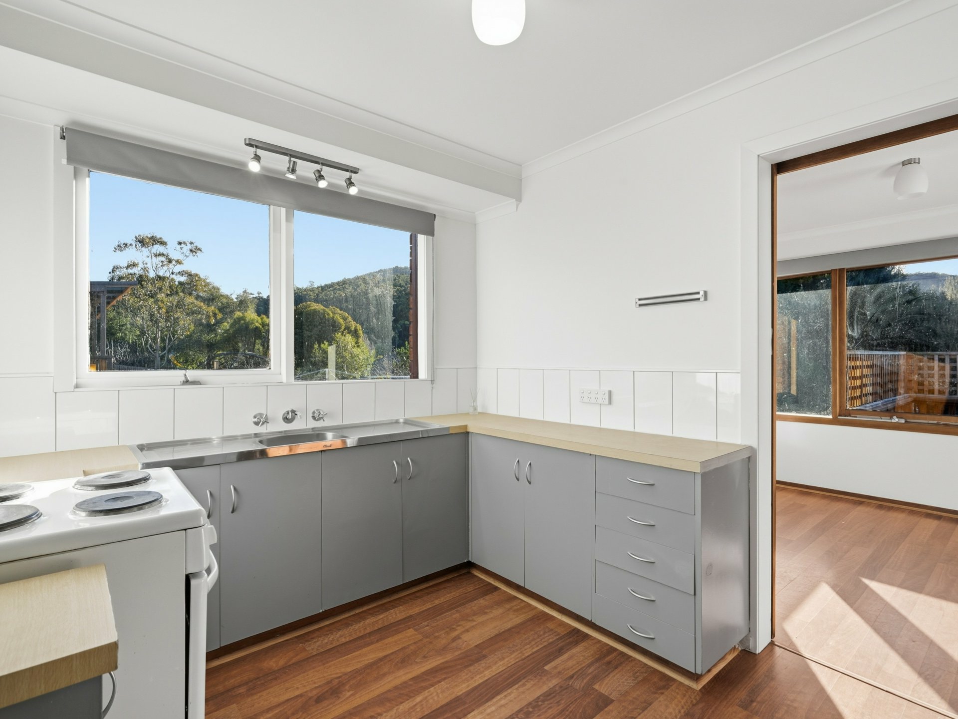 24 Snug Tiers Road — photo 4 of 24