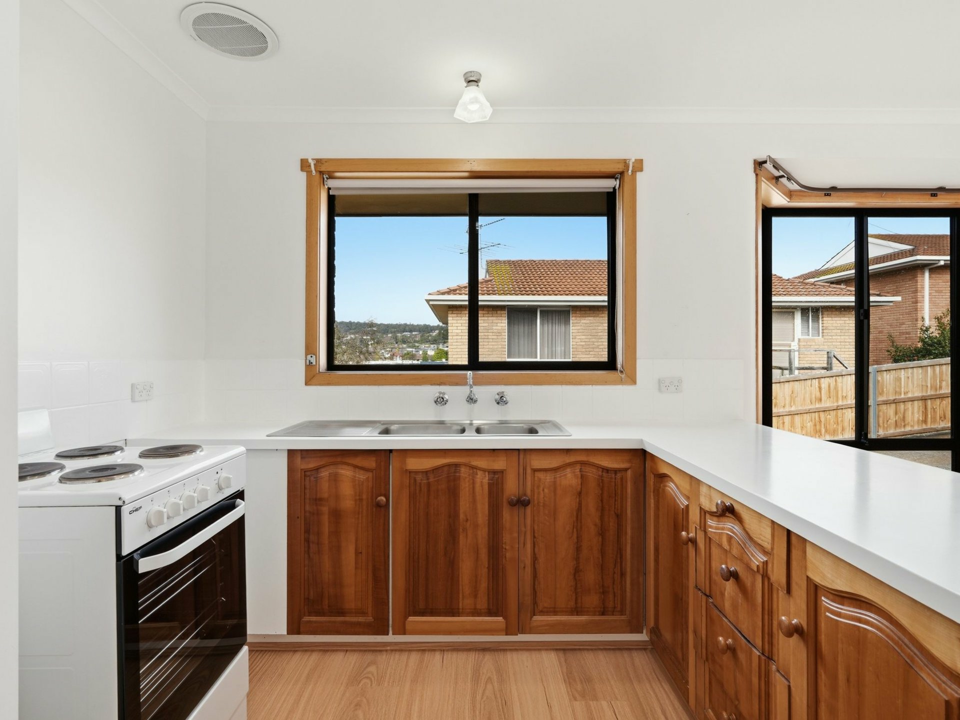 Unit 2/19 Opal Drive — photo 9 of 25