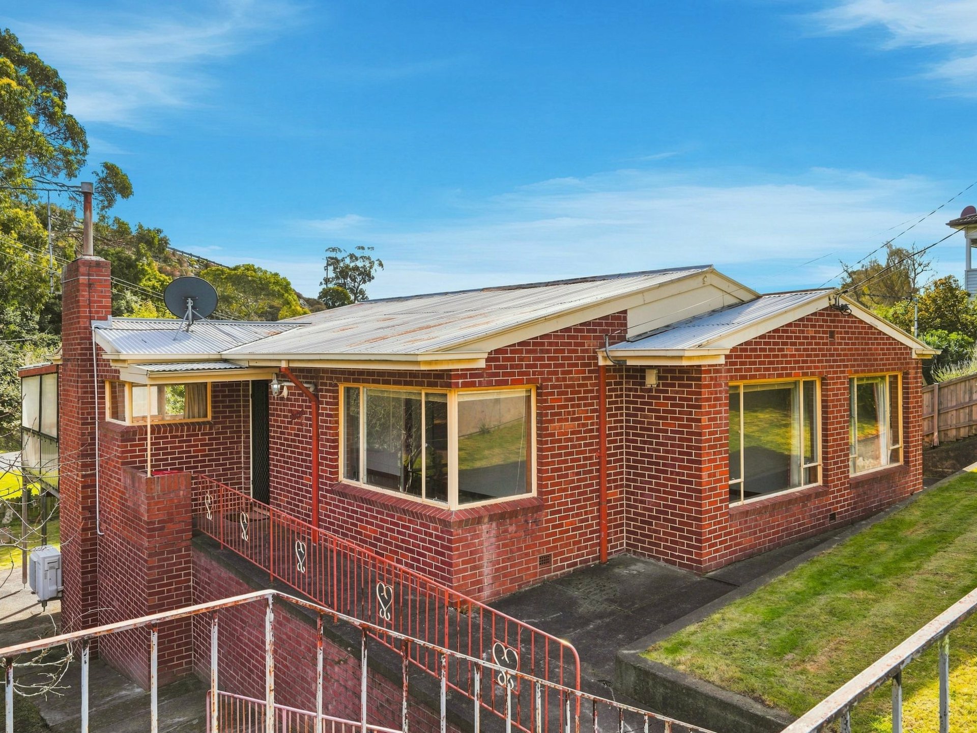 2-4 Baintree Avenue — photo 3 of 30
