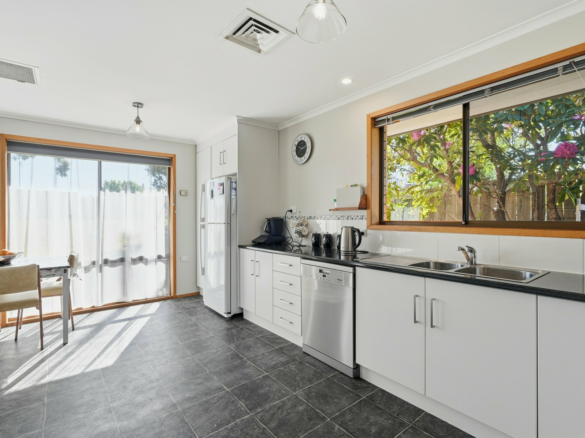 53 Redwood Road — photo 4 of 30