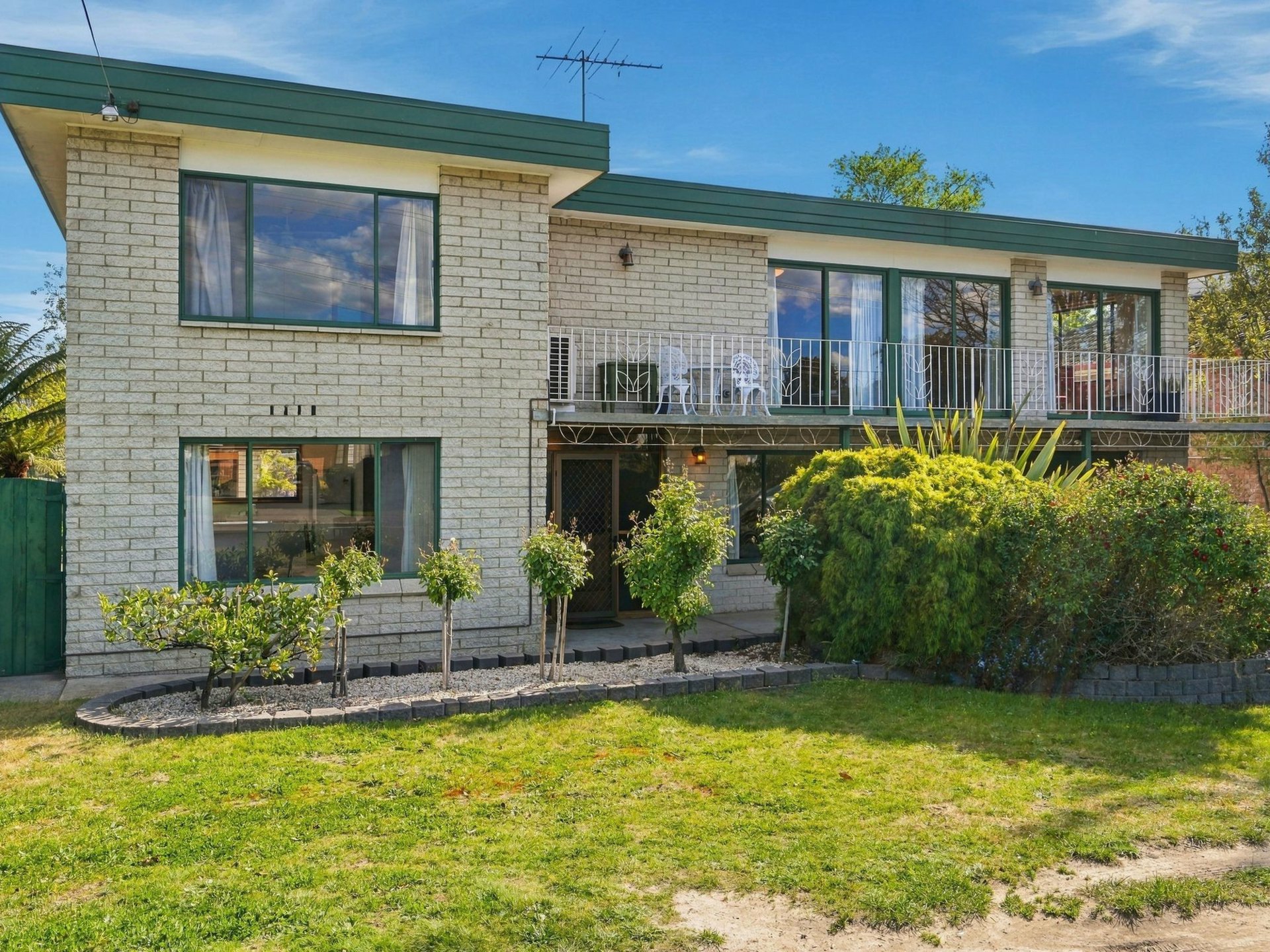 11 Redwood Road — photo from LJ Hooker Pinnacle Property