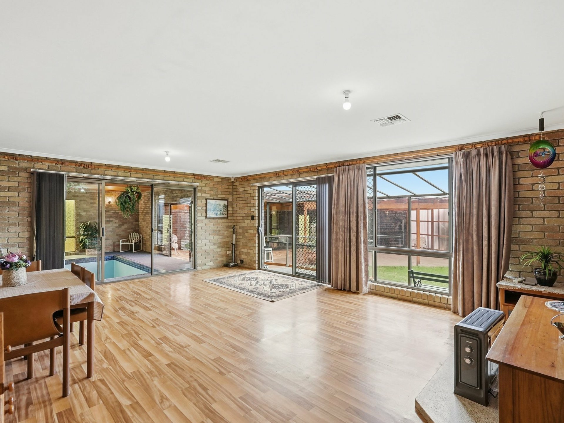 64 Elderslie Road — photo 16 of 30