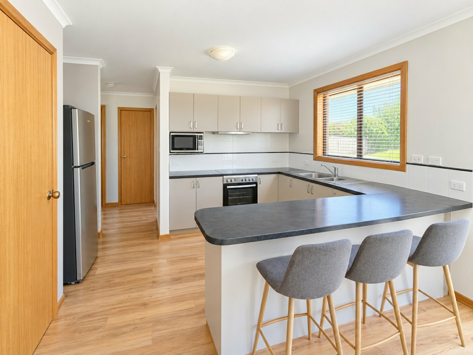 74 Waratah Street — photo 2 of 9
