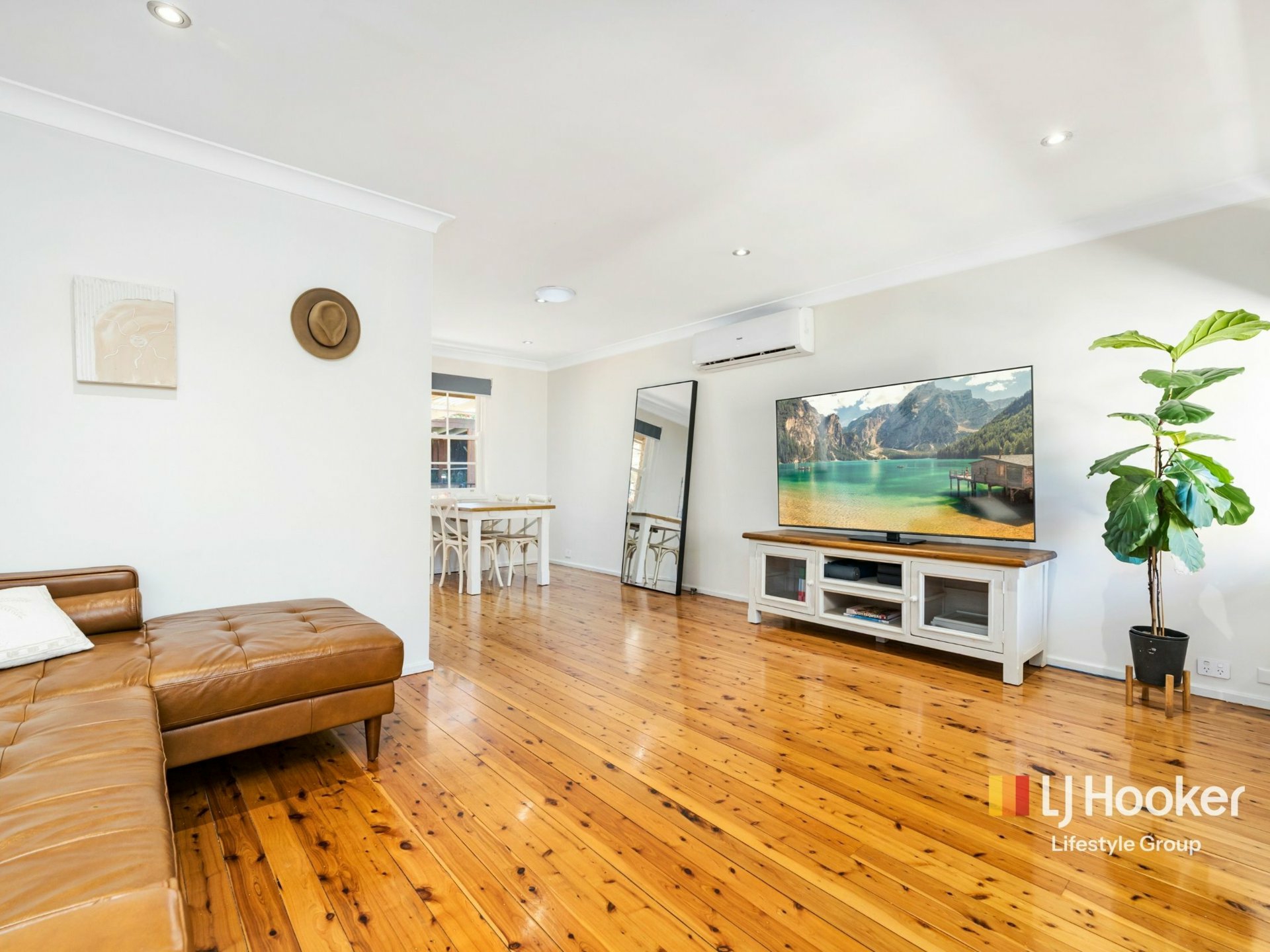 17 Lowe Crescent — photo 3 of 9