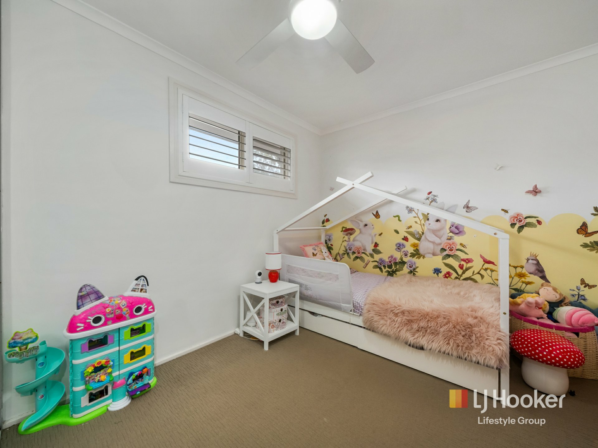 16 Kembla Crescent — photo 9 of 24