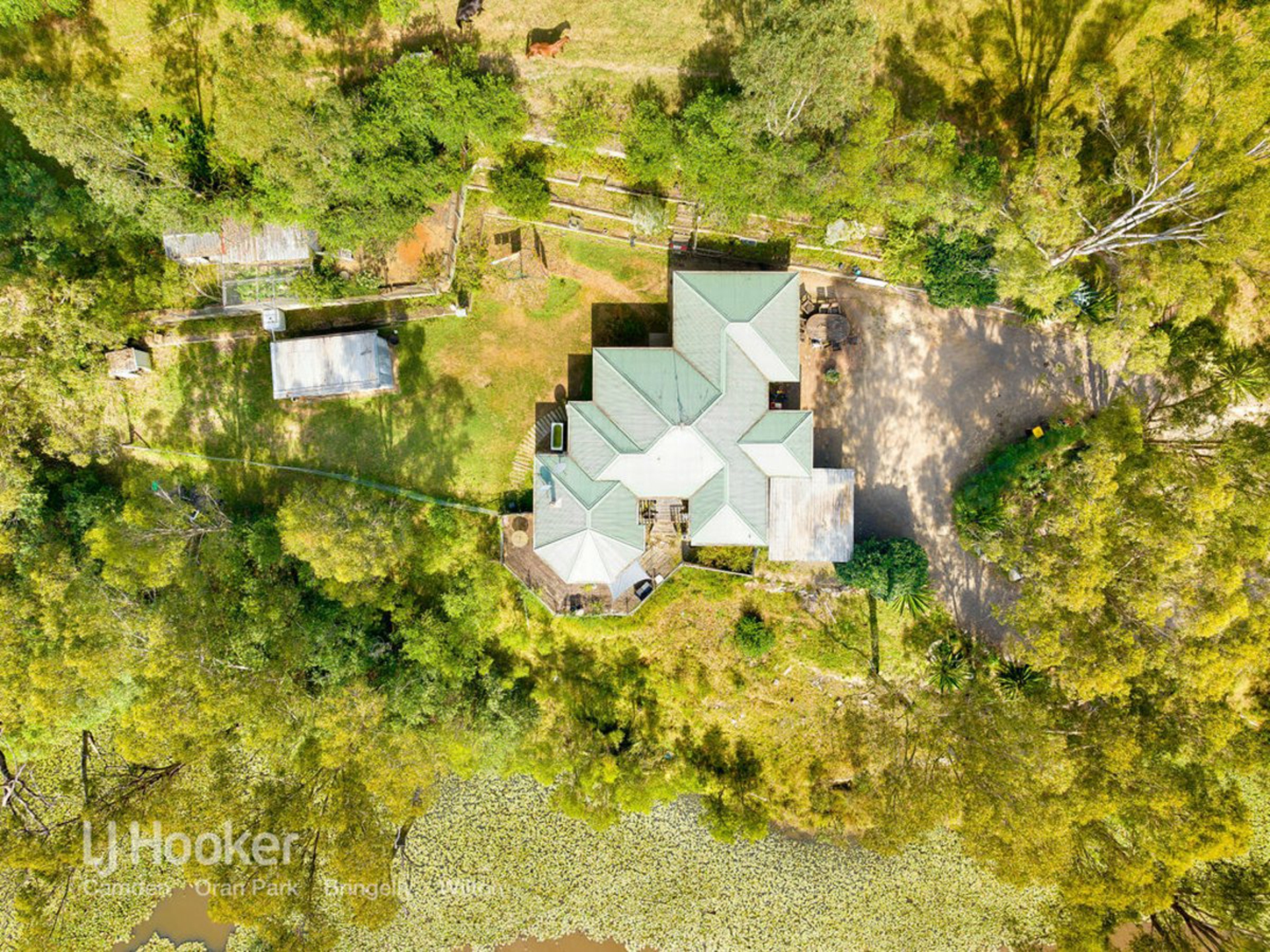 90 Wolstenholme Avenue — photo 6 of 7