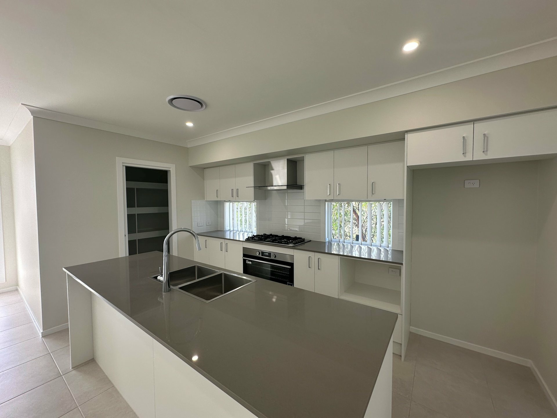 8 Agnes Place — photo 2 of 11