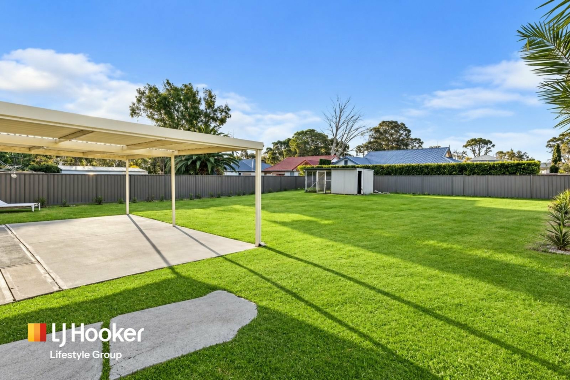 13 Thirlmere Way — photo 9 of 10