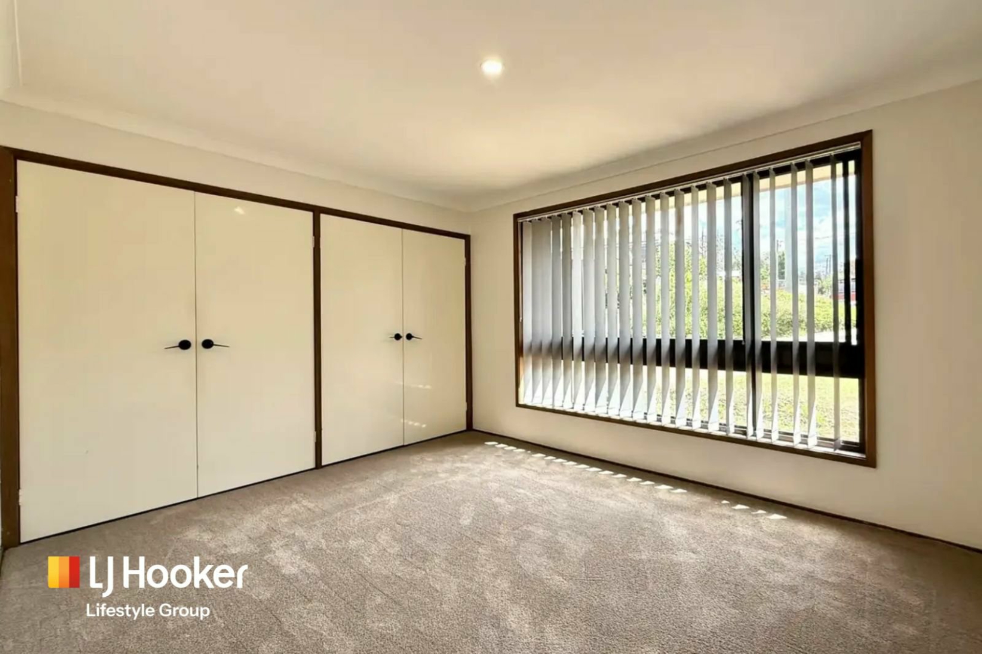 12 Suffolk Place — photo 7 of 10