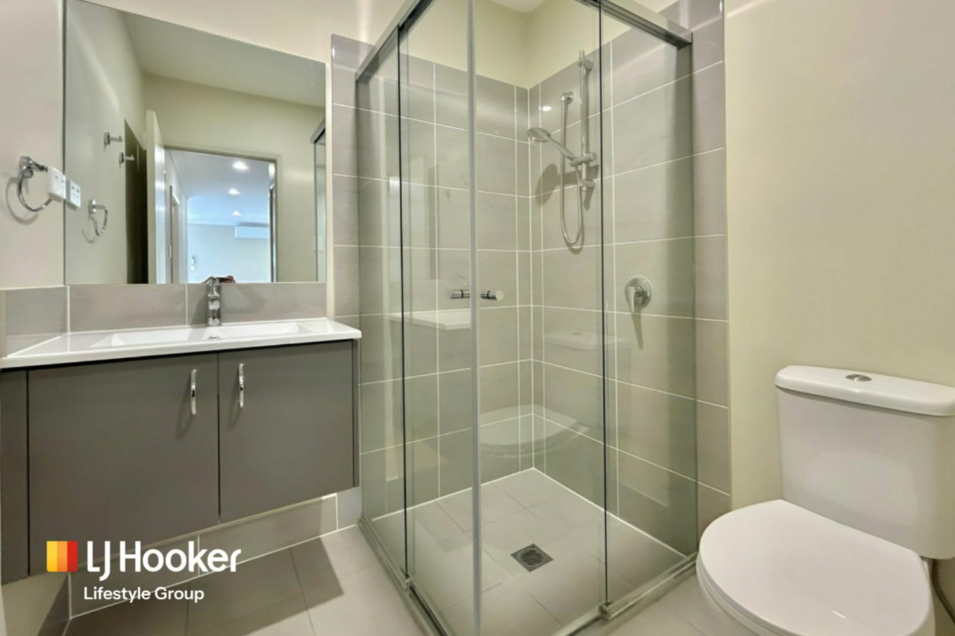 24A Jarvis Street — photo 5 of 7
