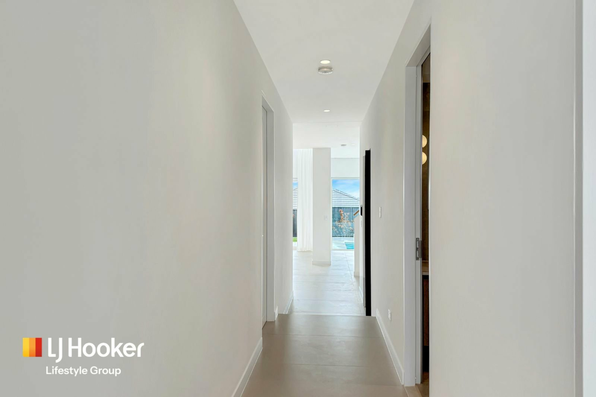 21 Frampton Drive — photo 2 of 20