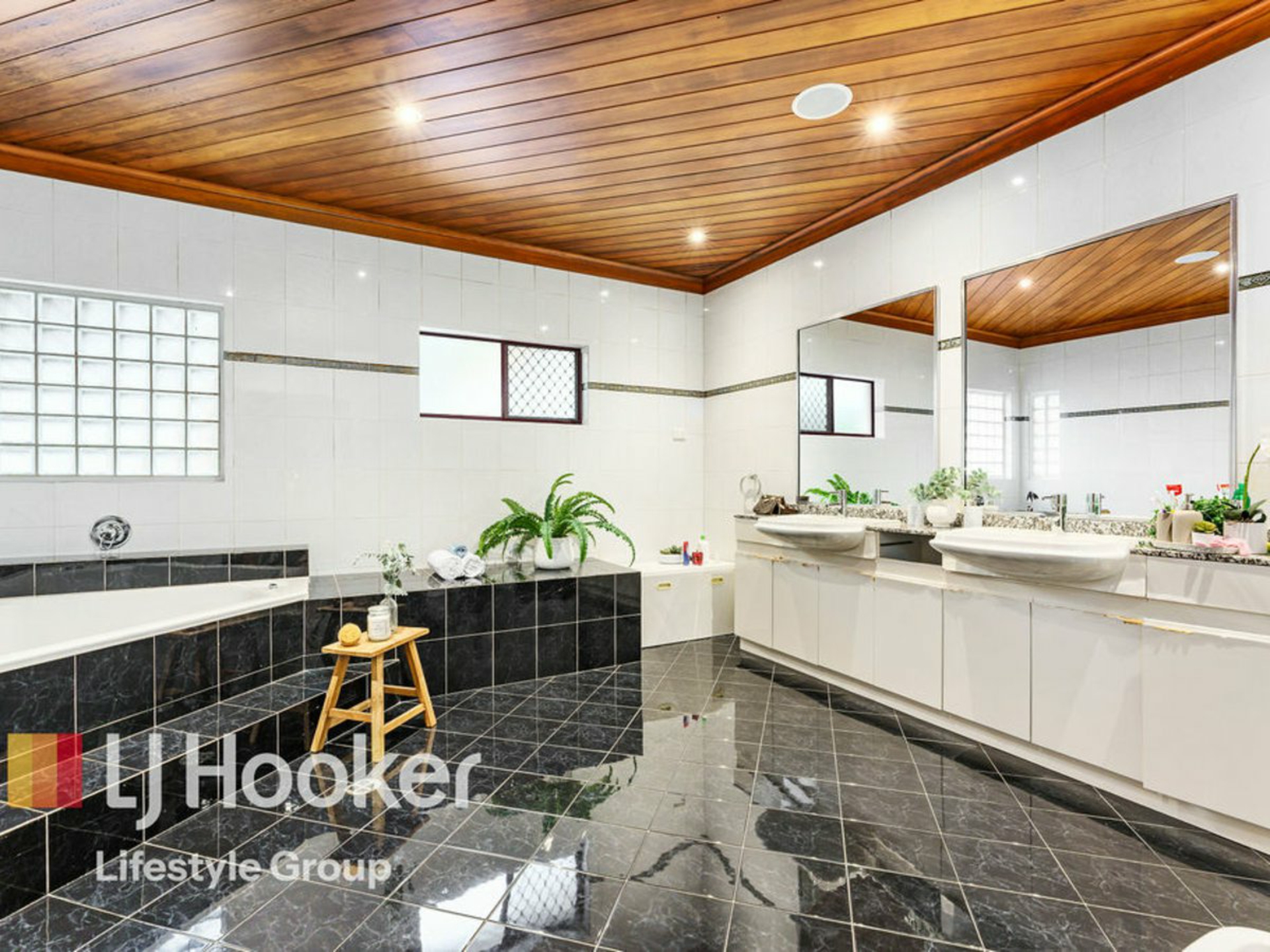 39 Cubitt Drive — photo 14 of 30