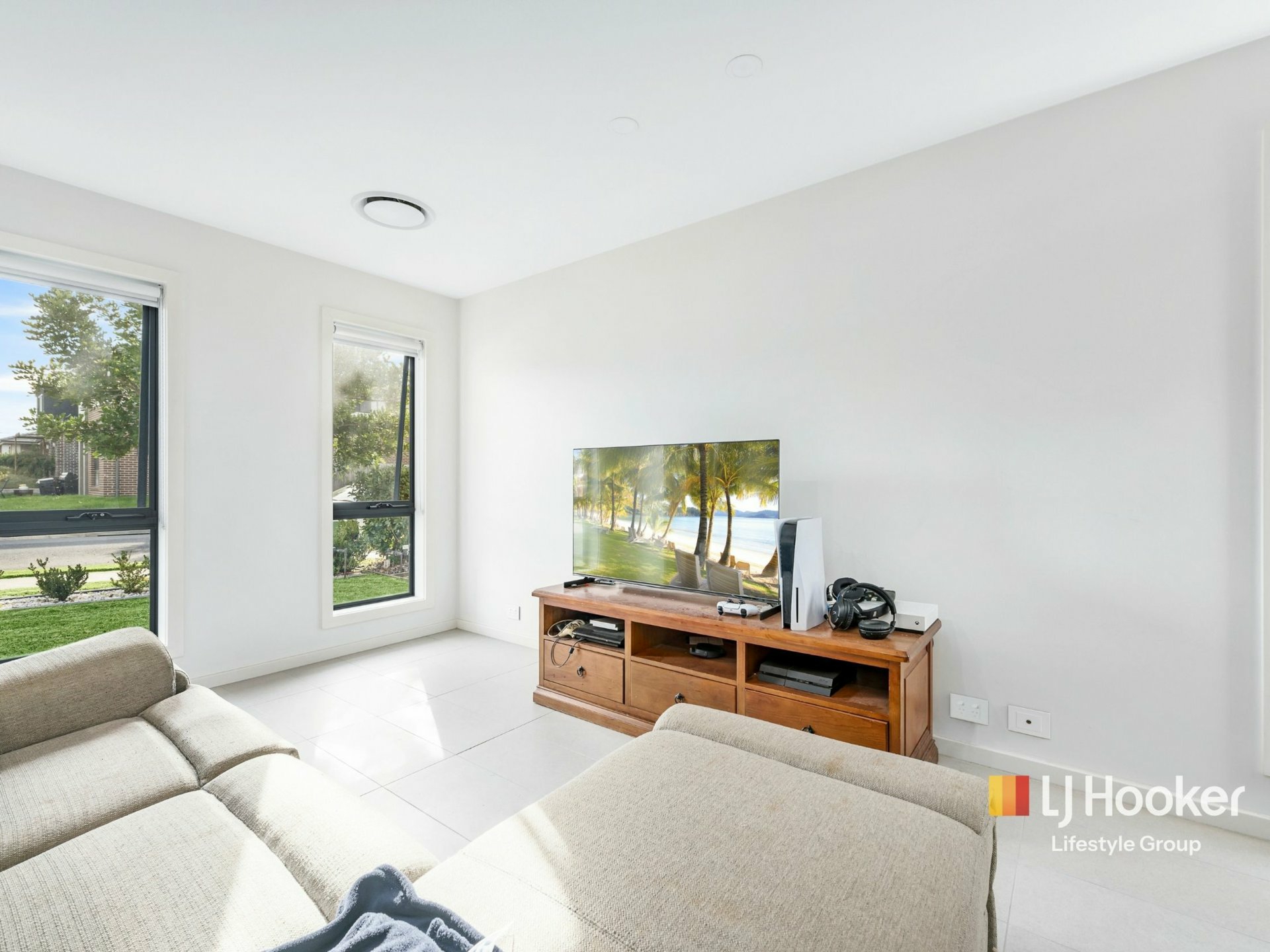 40 Drover Street — photo 2 of 13