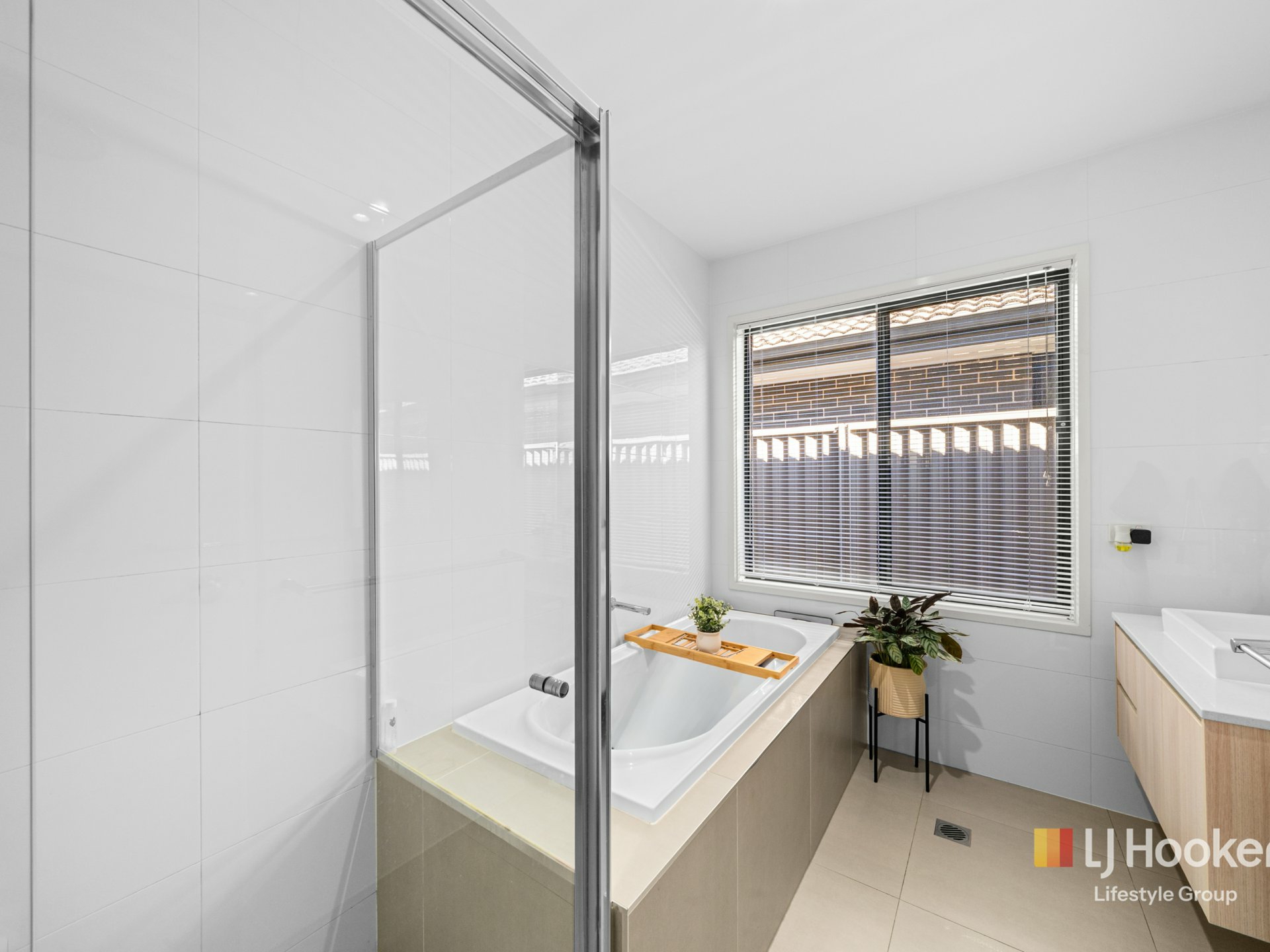 37 Cain Avenue — photo 10 of 13