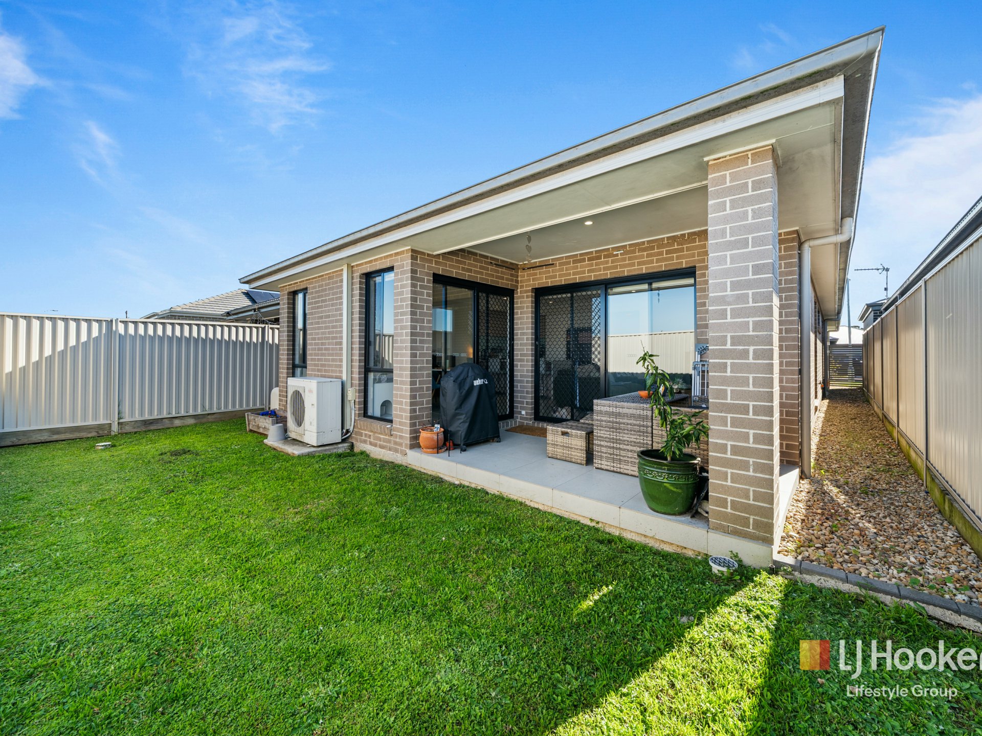 37 Cain Avenue — photo 11 of 13