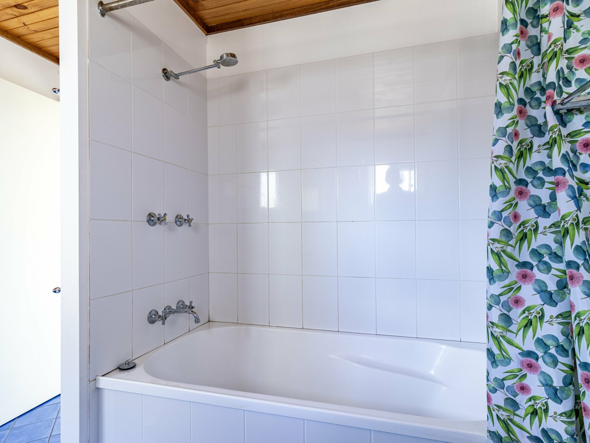 23 Surfway Avenue — photo 10 of 15