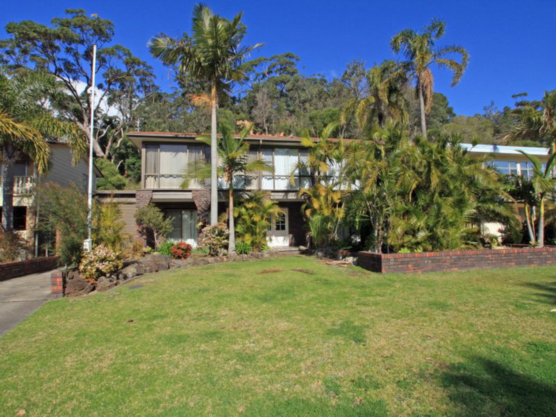 8 Alamein Street — photo 2 of 16