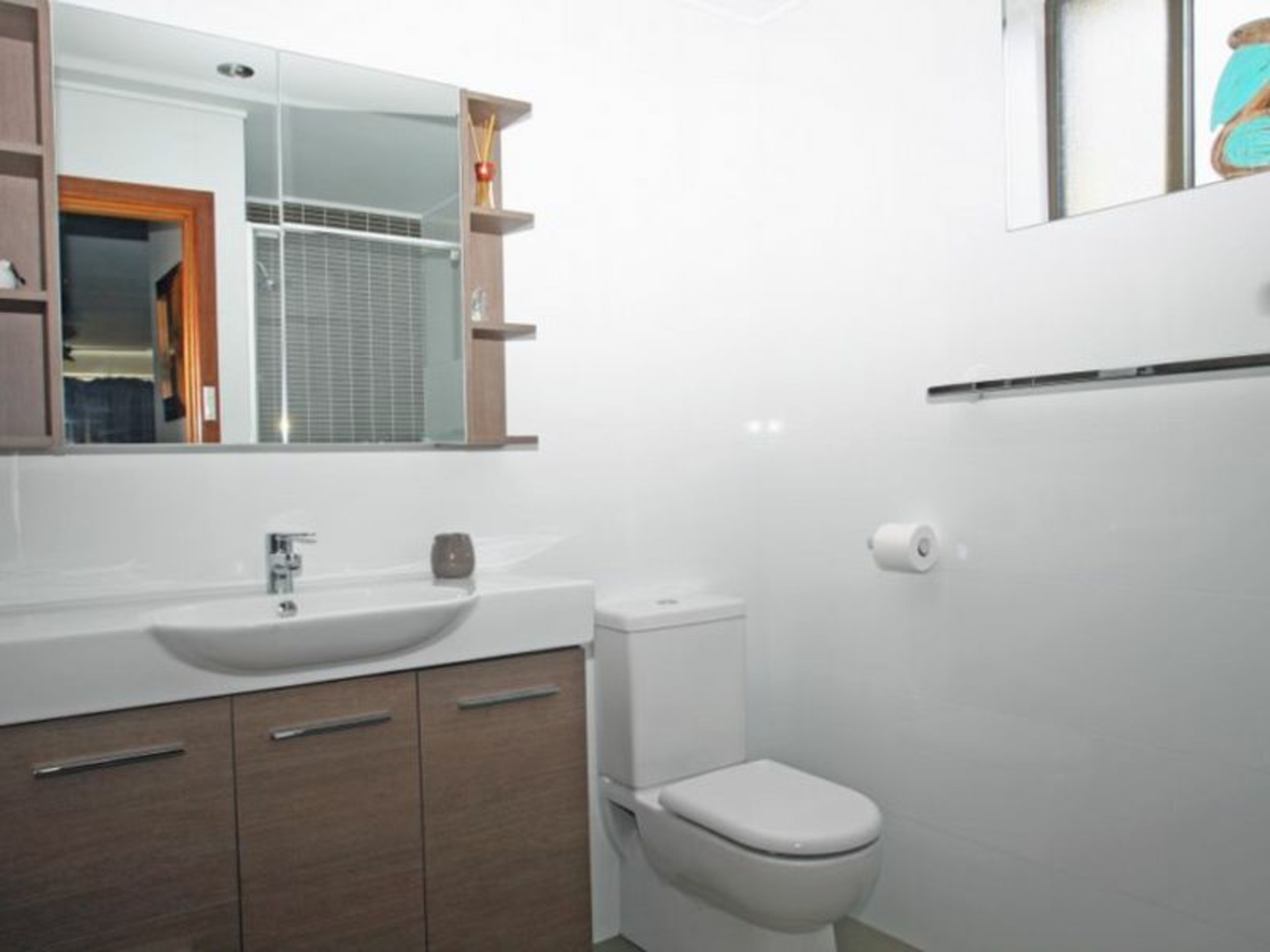 8 Alamein Street — photo 6 of 16