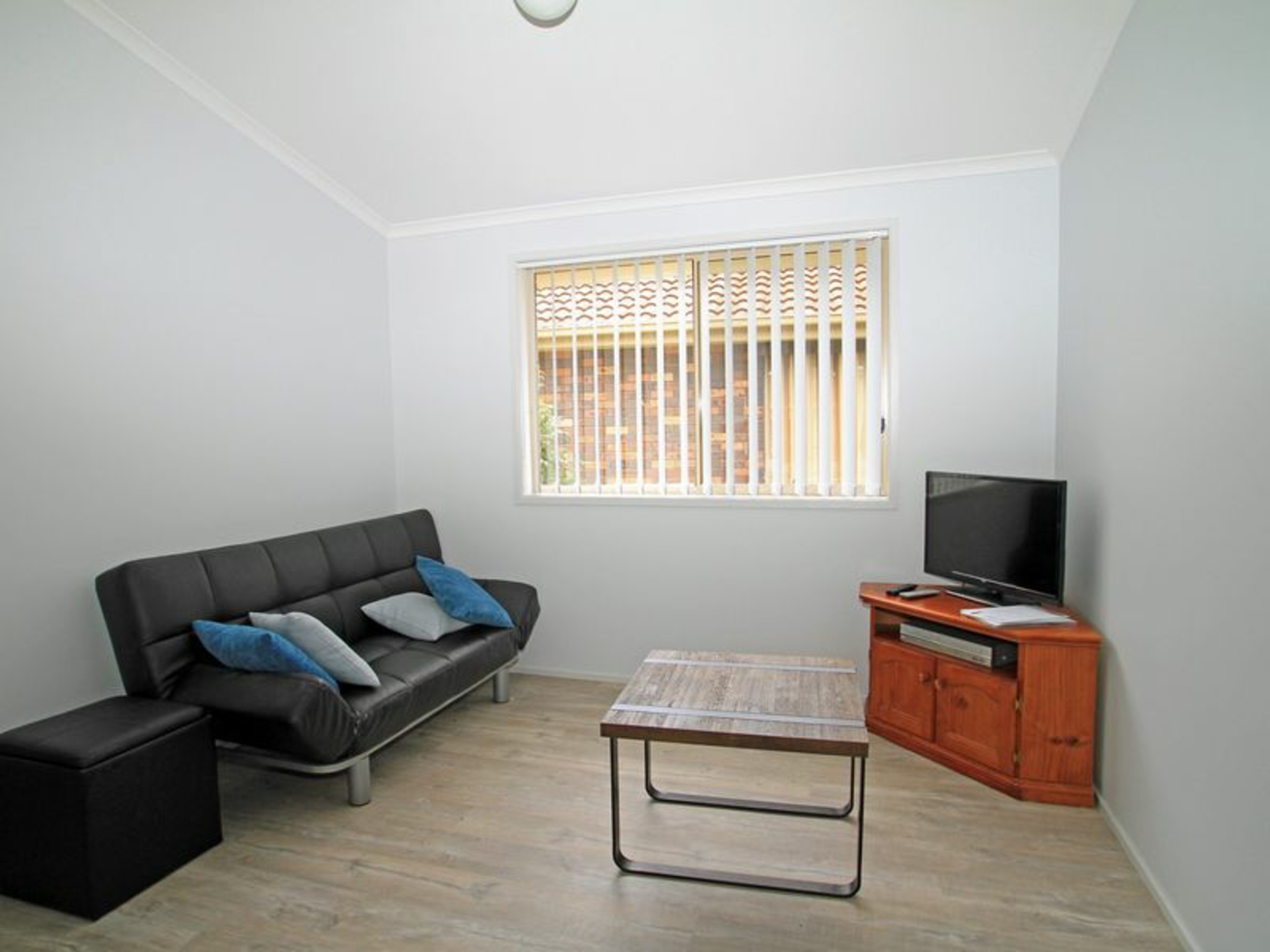6 Plover Close — photo 10 of 16