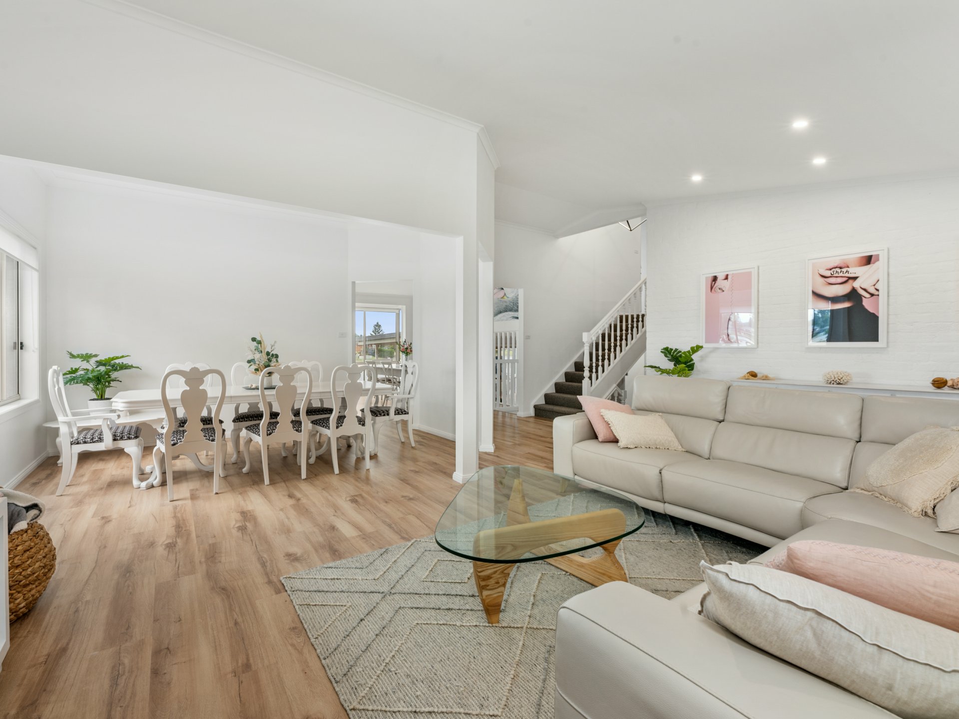 30 Thora Street — photo 8 of 22