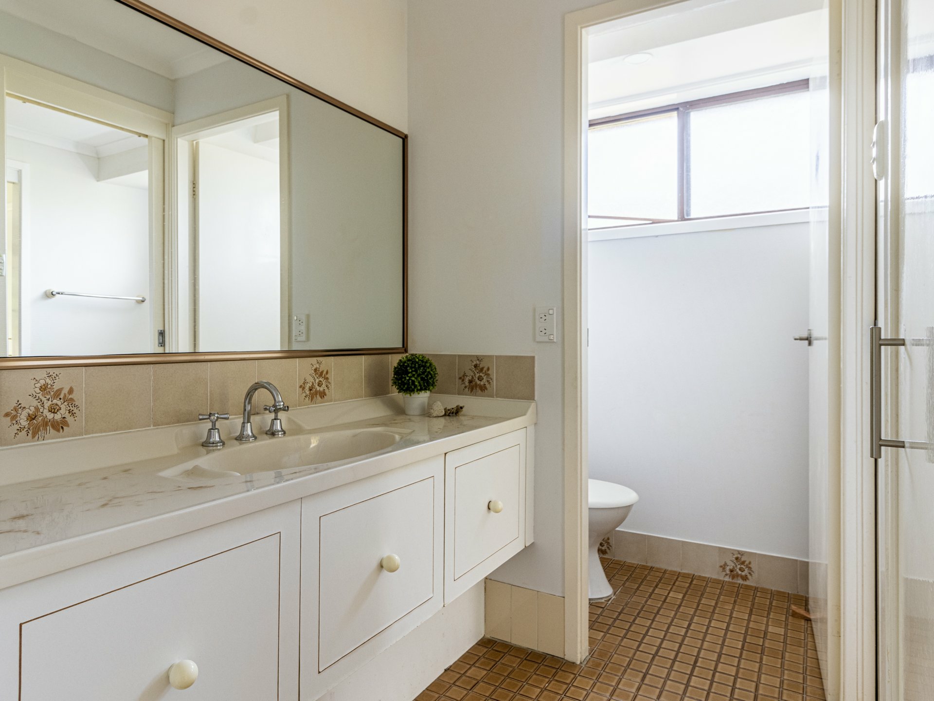25 Surfway Avenue — photo 11 of 16