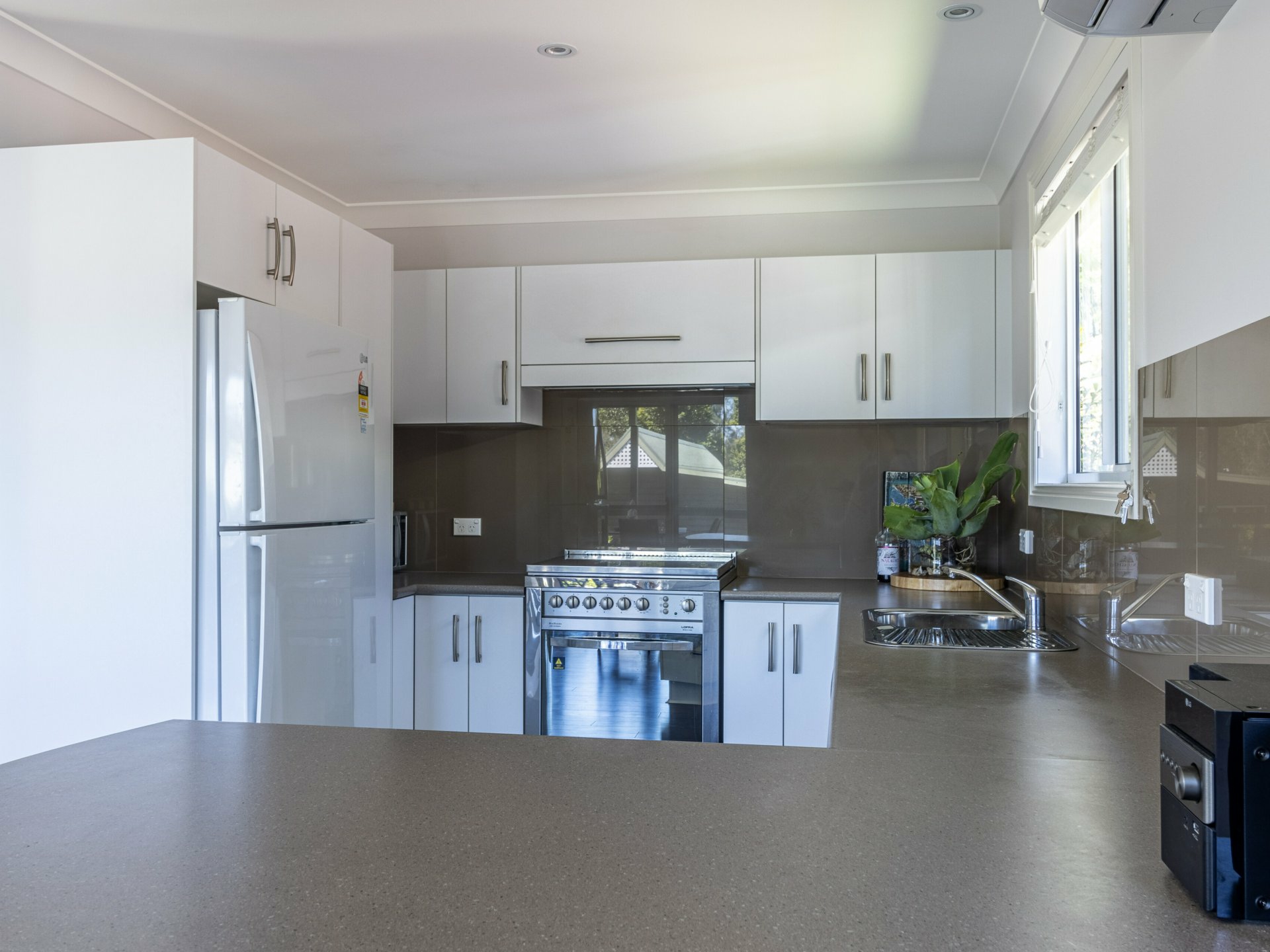 25/33 Berrara Road — photo 7 of 17