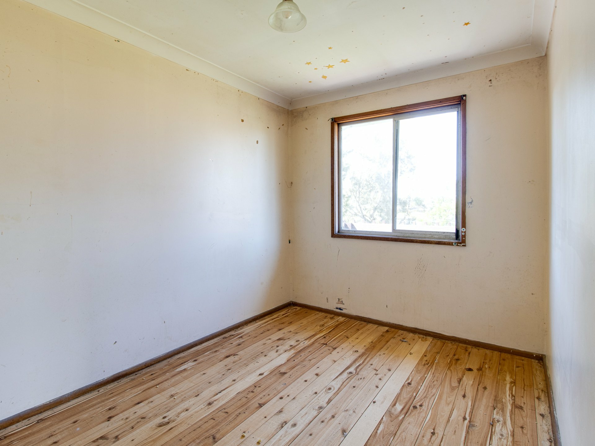 102 Jacobs Drive — photo 8 of 20
