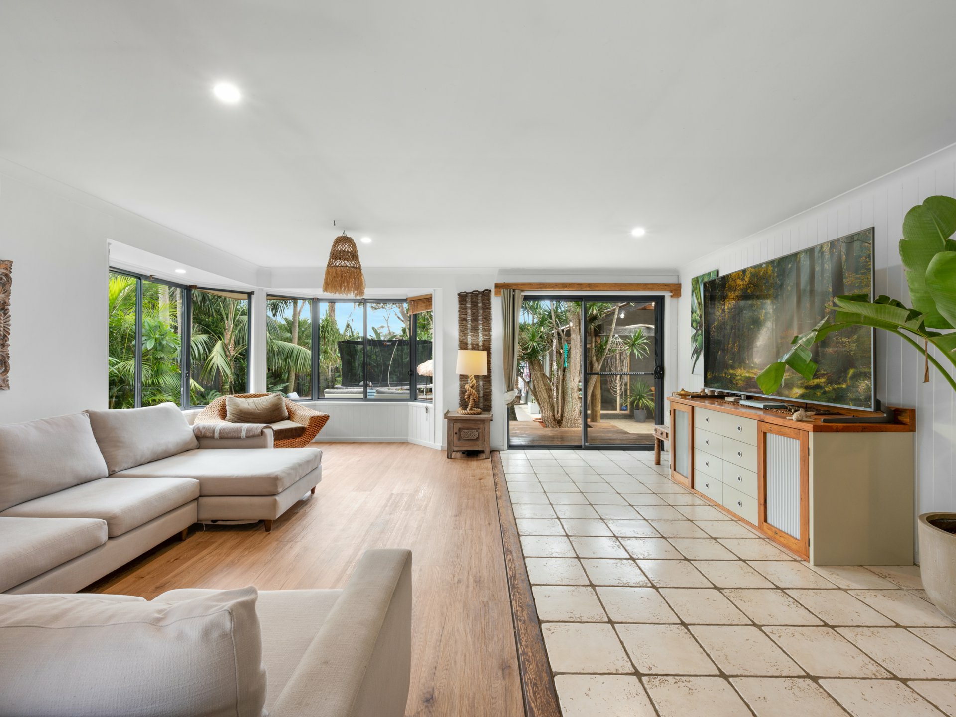 32 Waratah Avenue — photo 3 of 14