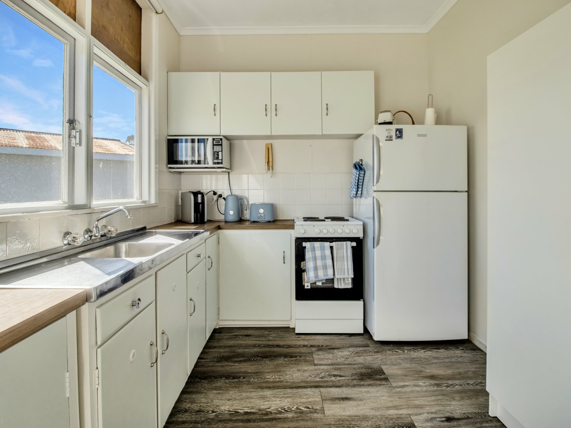 15 Iverison Road — photo 4 of 11