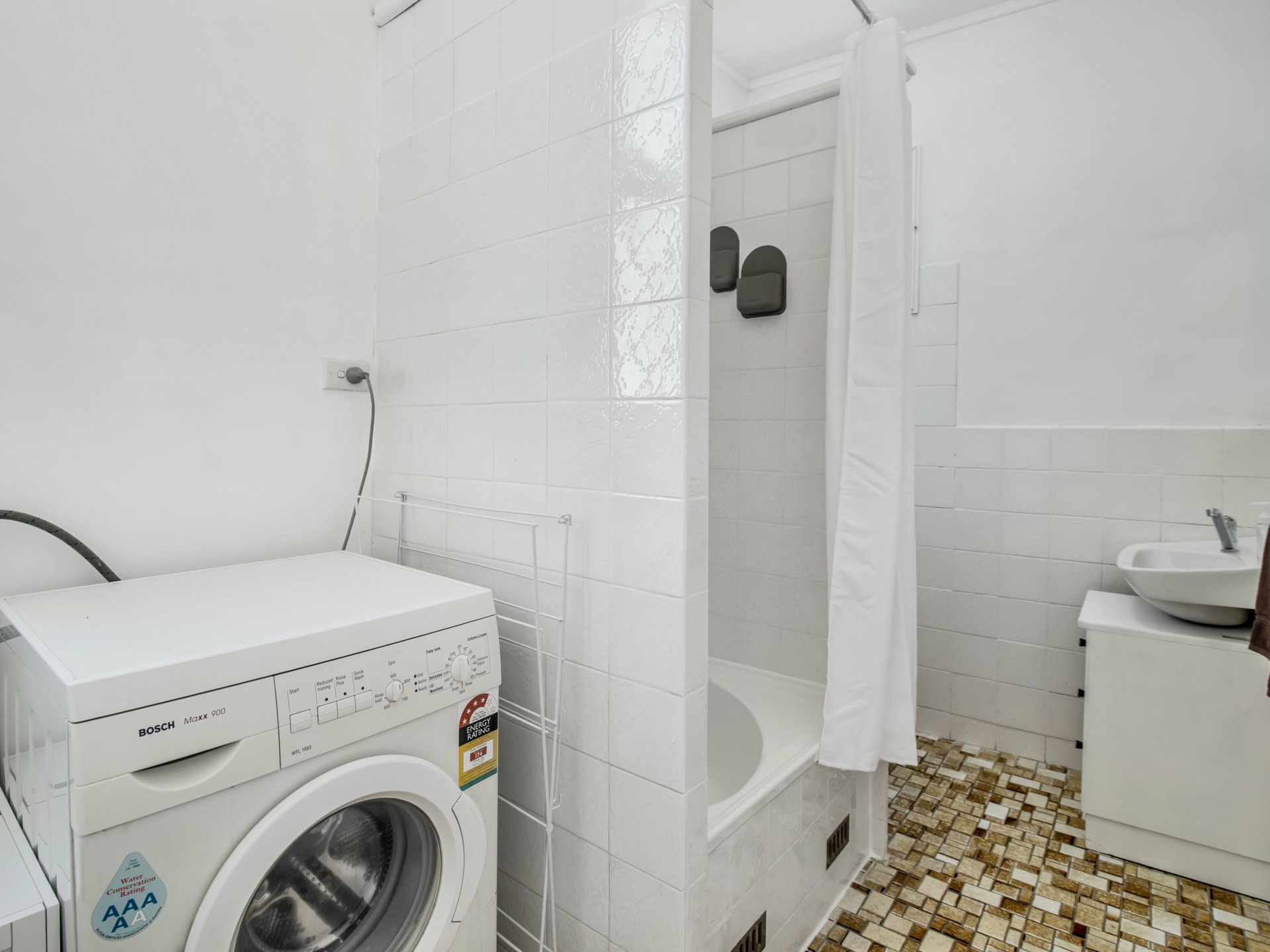 15 Iverison Road — photo 10 of 11