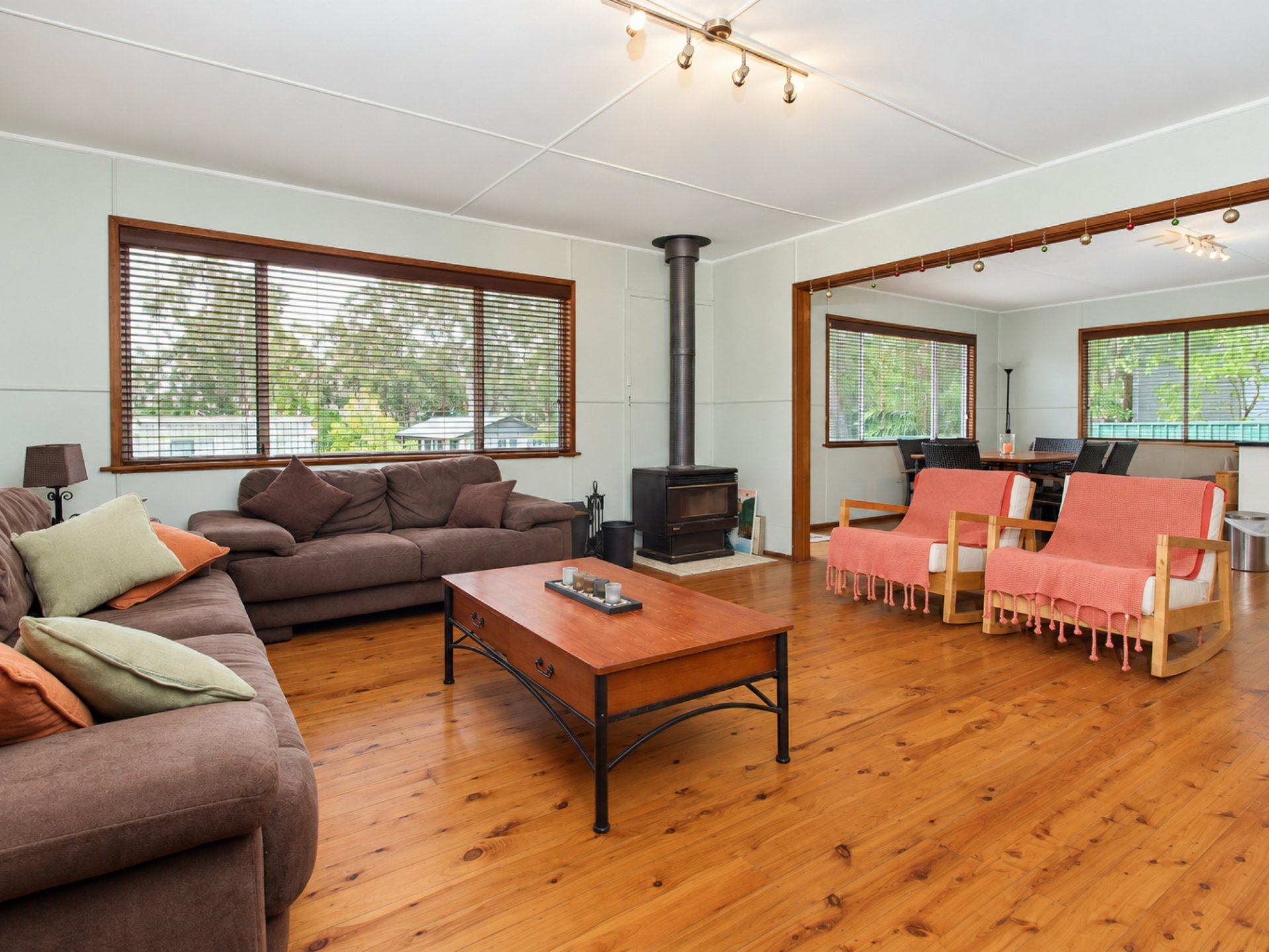 33 Yarroma Avenue — photo 7 of 11