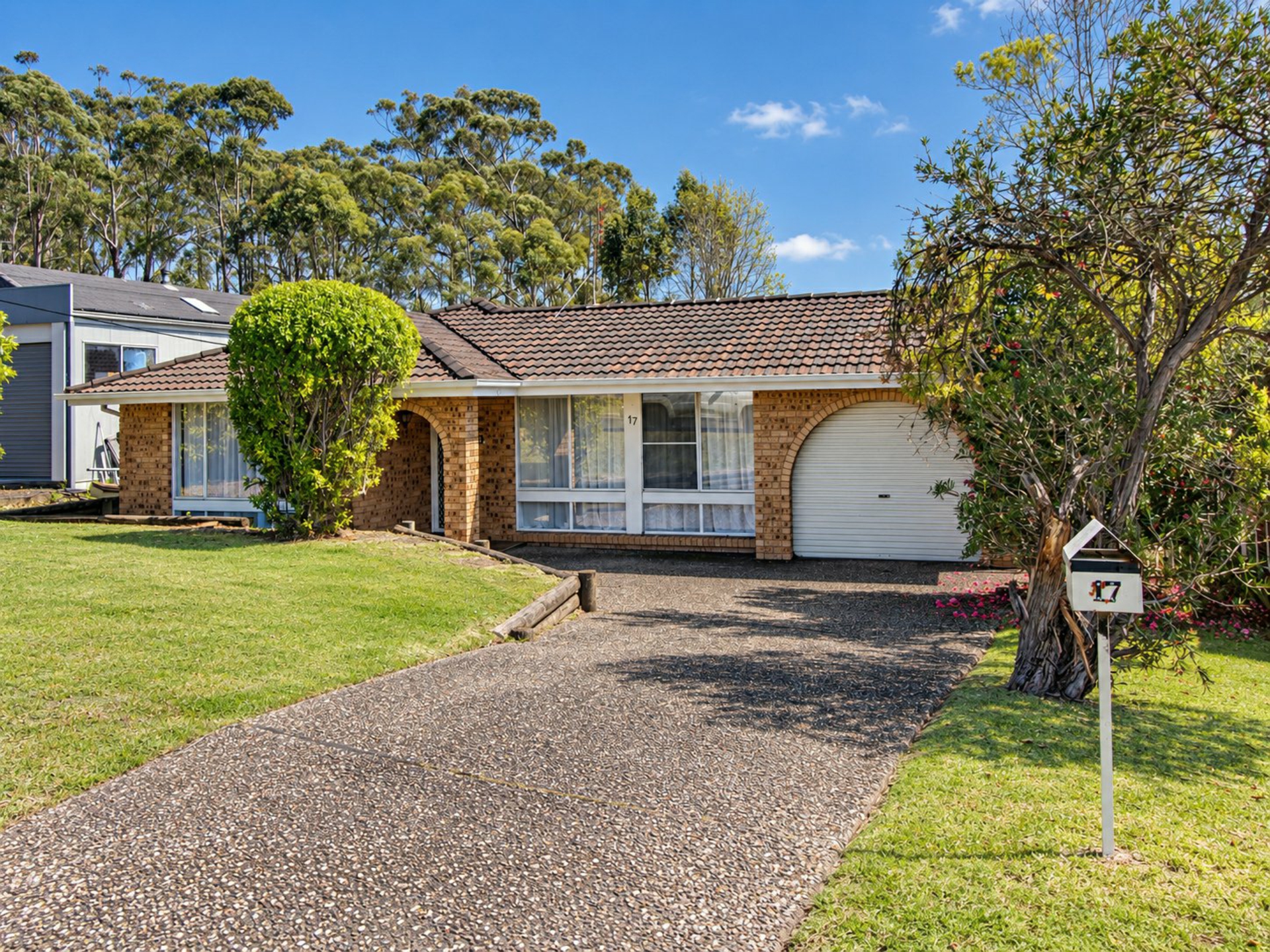 17 Suncrest Avenue — photo from LJ Hooker Sussex Inlet
