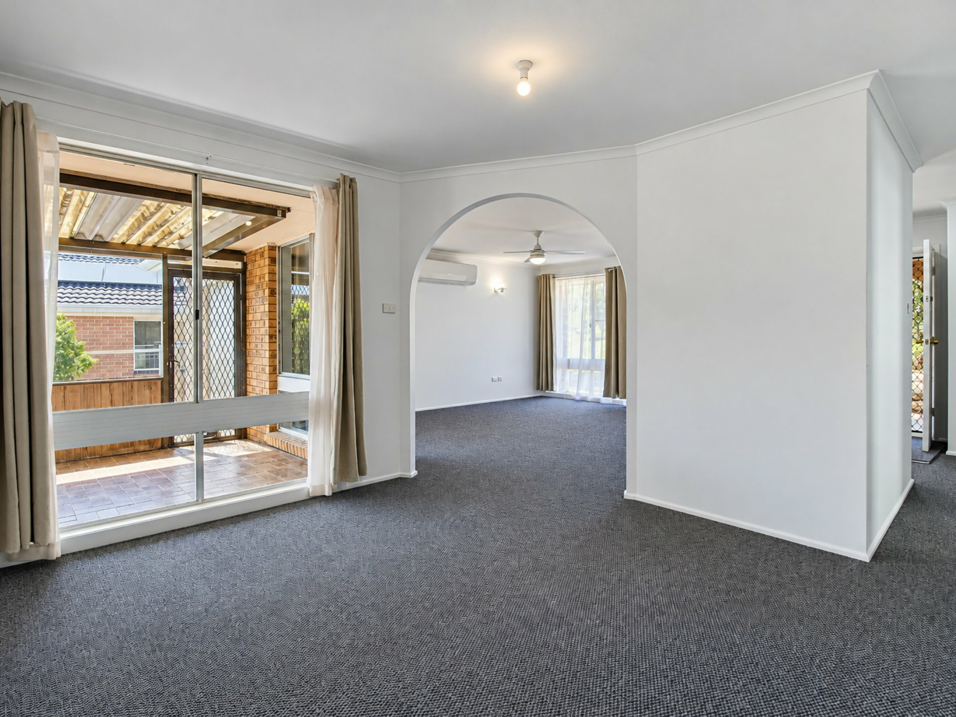 17 Suncrest Avenue — photo 3 of 12